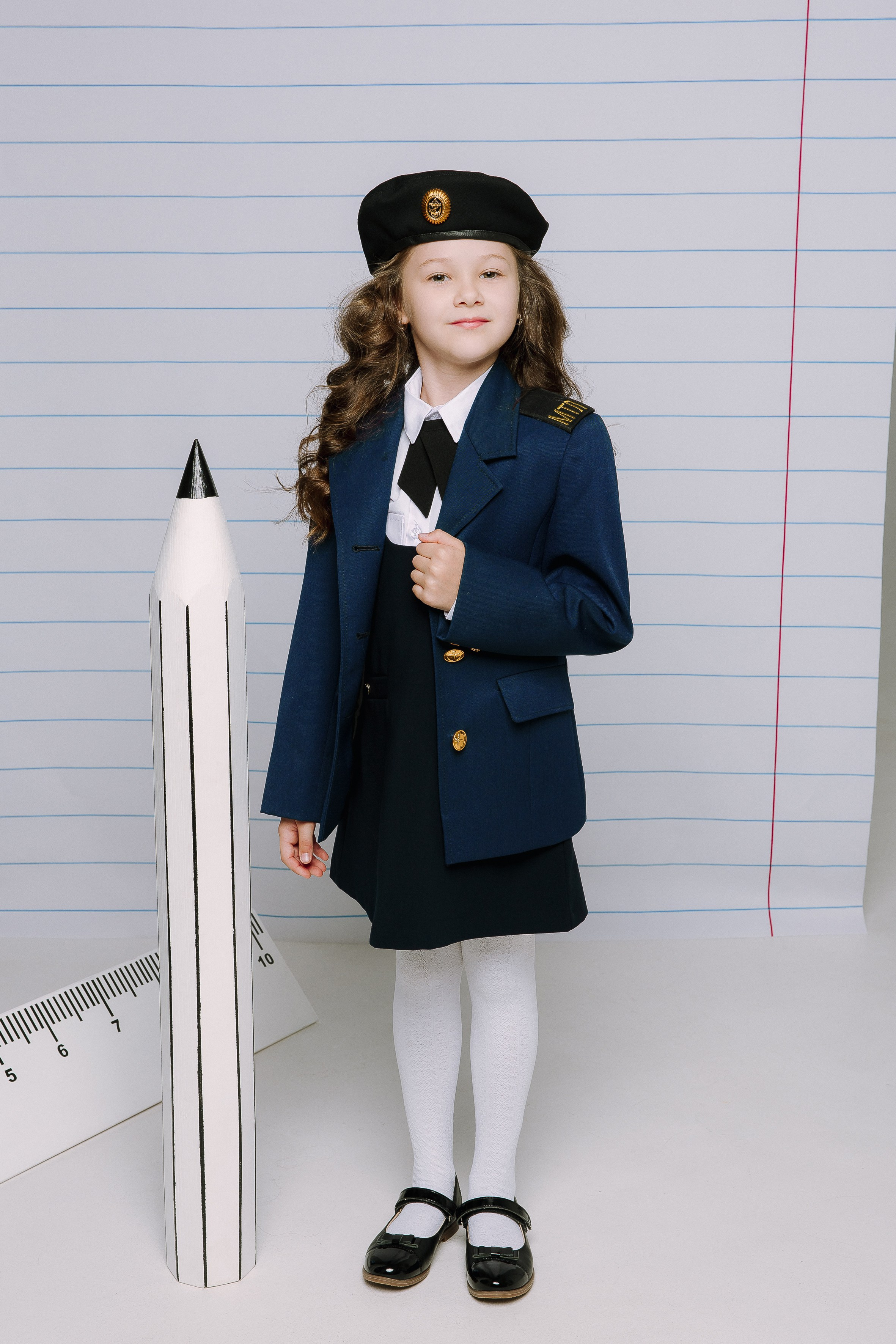 Студия- Портреты начальная школа (С реквизитом). Выпускные альбомы Натальи Бутко: Новороссийск, Анапа, Геленджик