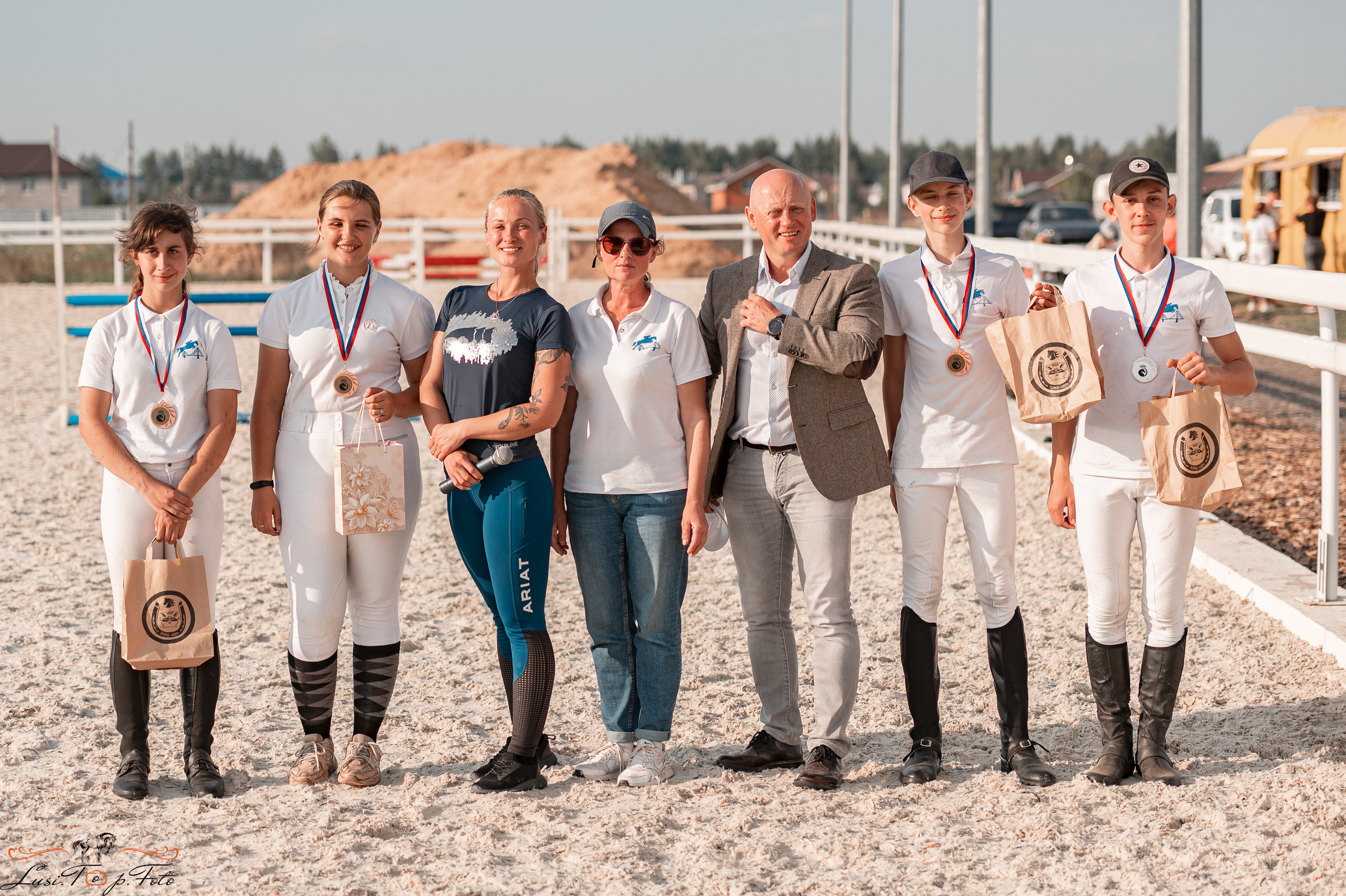 Открытая тренировка по конкуру в КК Equipark. Конный и фотограф с животными в Твери Топталова Люся