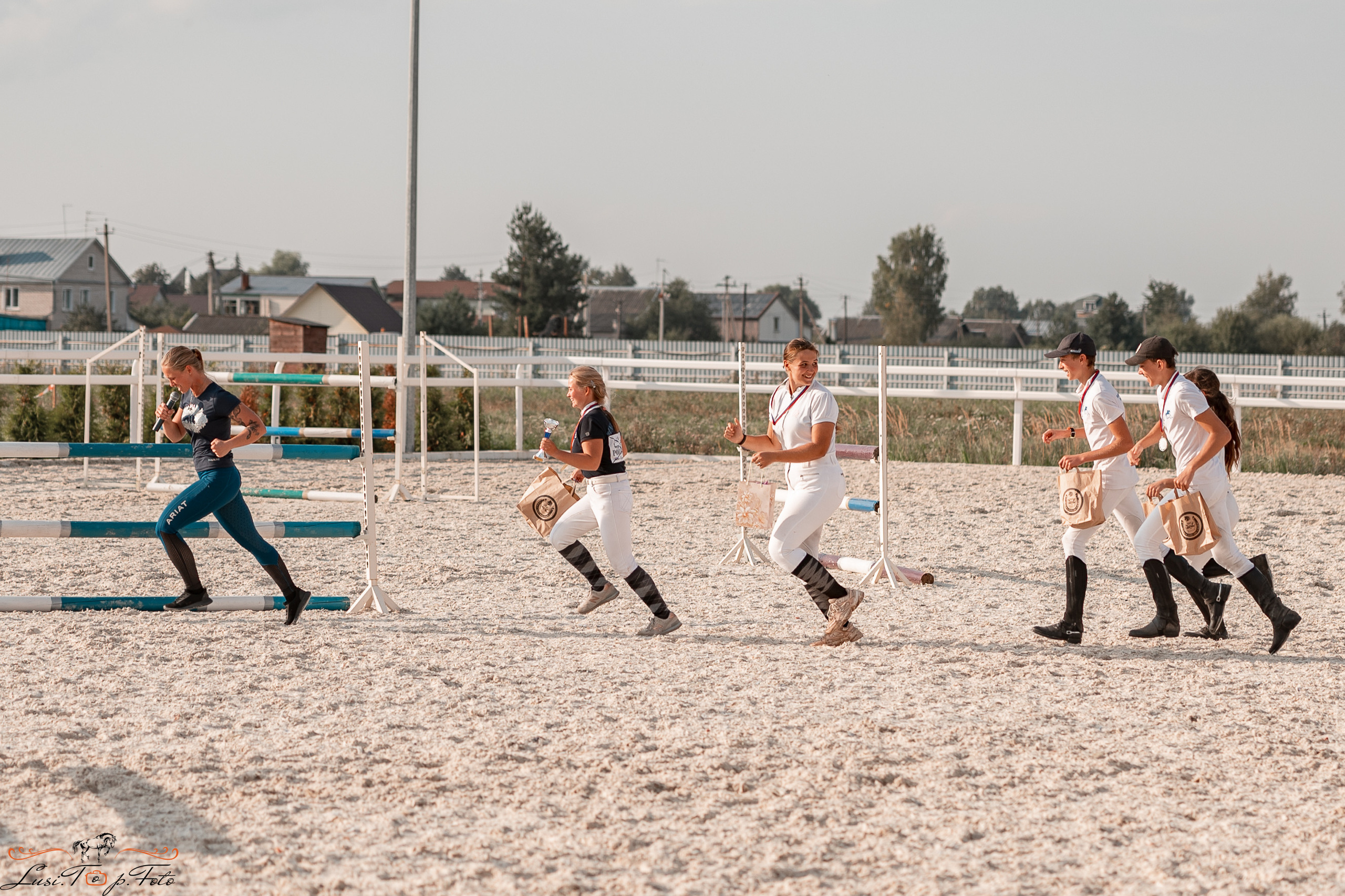 Открытая тренировка по конкуру в КК Equipark. Конный и фотограф с животными в Твери Топталова Люся