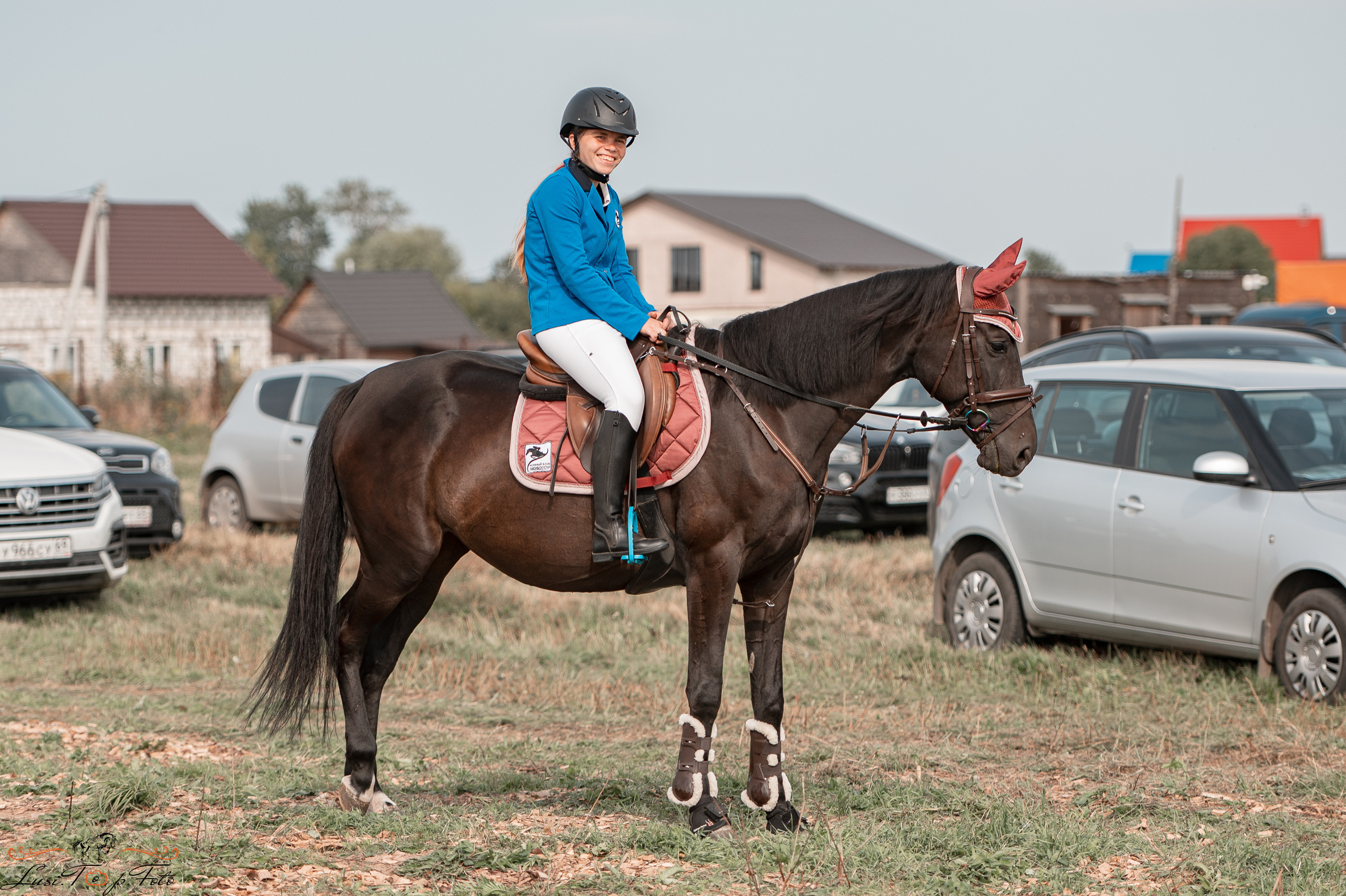 Открытая тренировка по конкуру в КК Equipark. Конный и фотограф с животными в Твери Топталова Люся