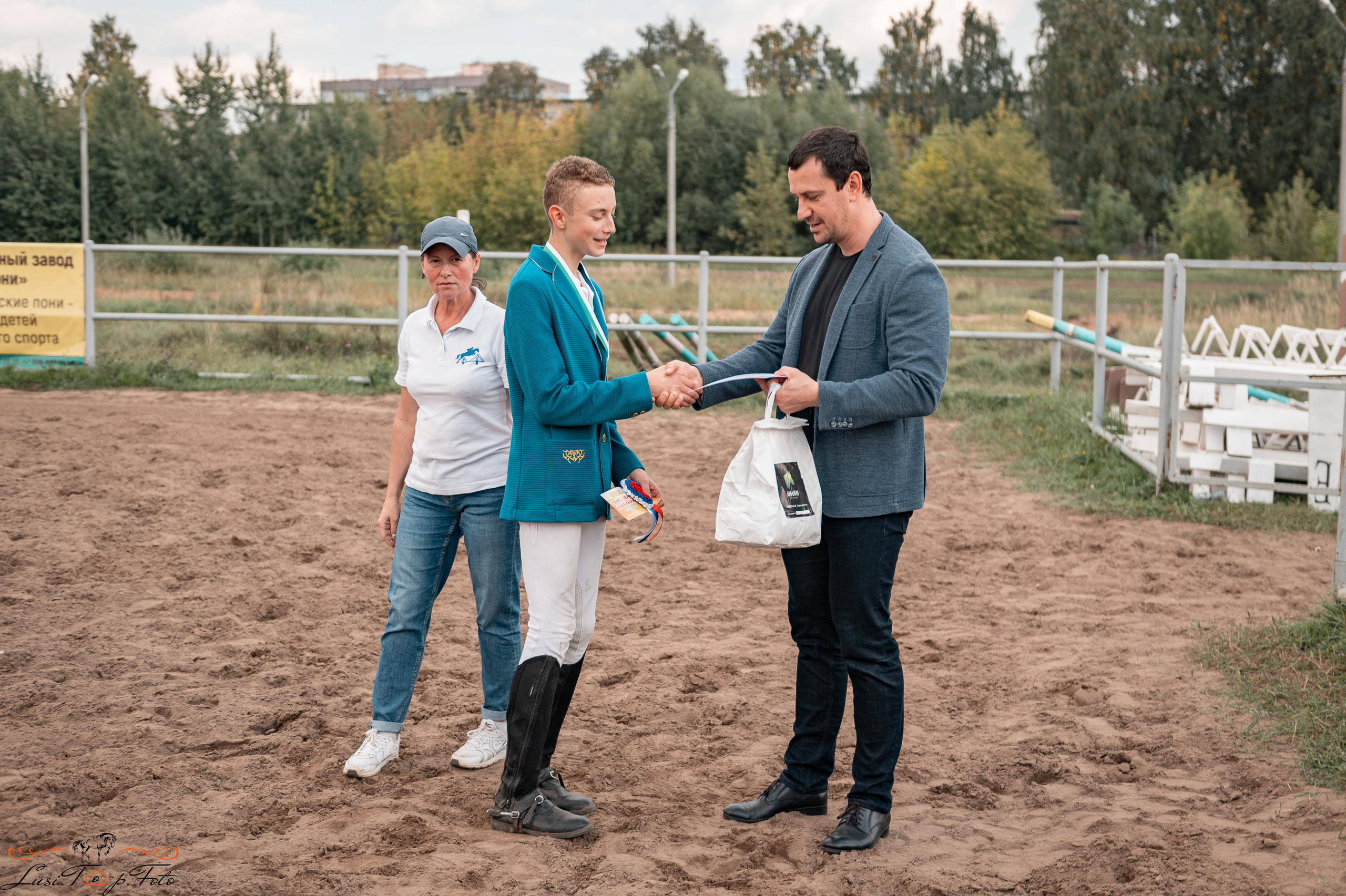 Турнир по выездке и конкуру памяти Н. Ю. Серовой (второй день — конкур). Конный и фотограф с животными в Твери Топталова Люся