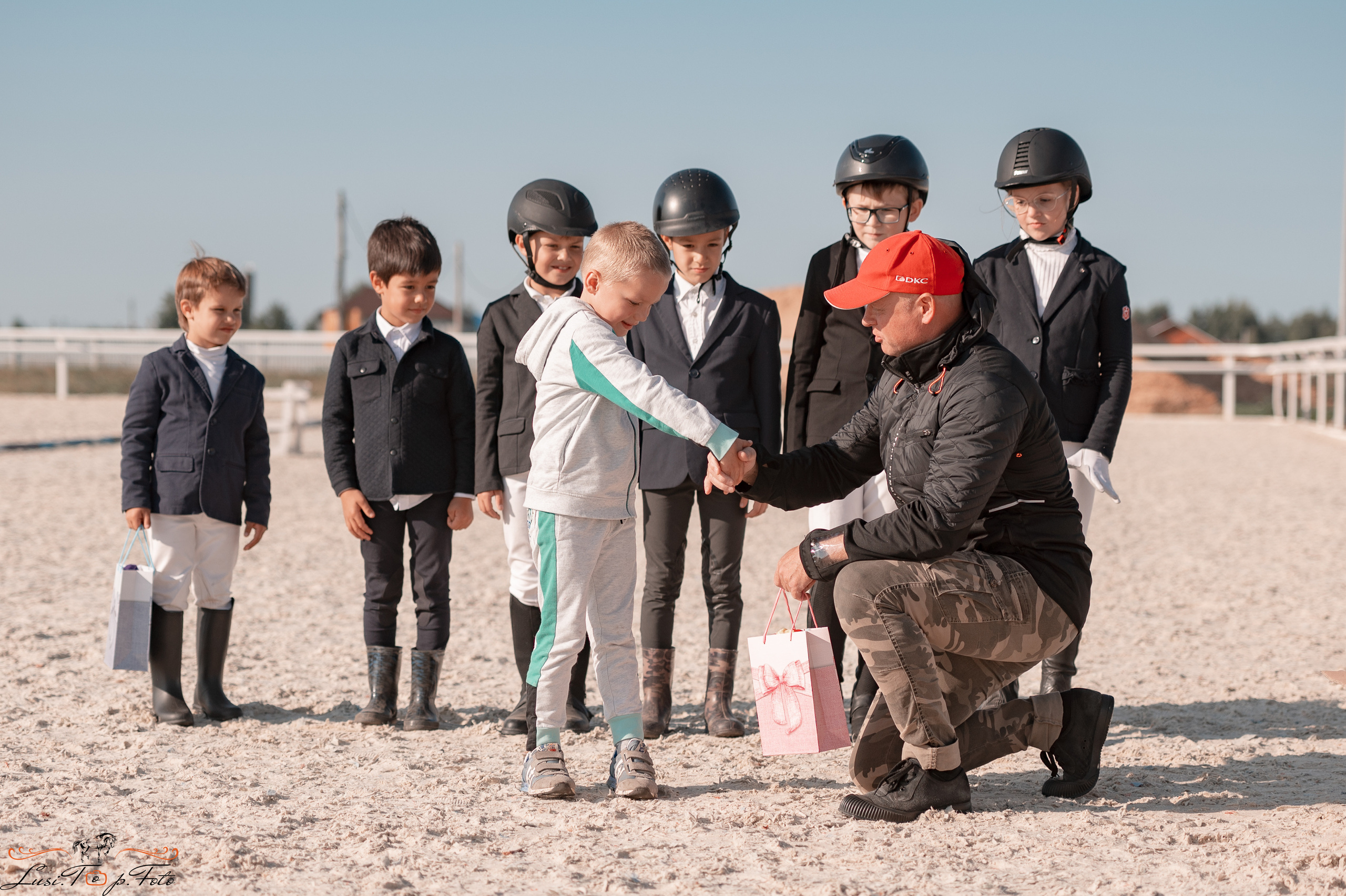 Открытая тренировка по выездке в КК Equipark. Конный и фотограф с животными в Твери Топталова Люся