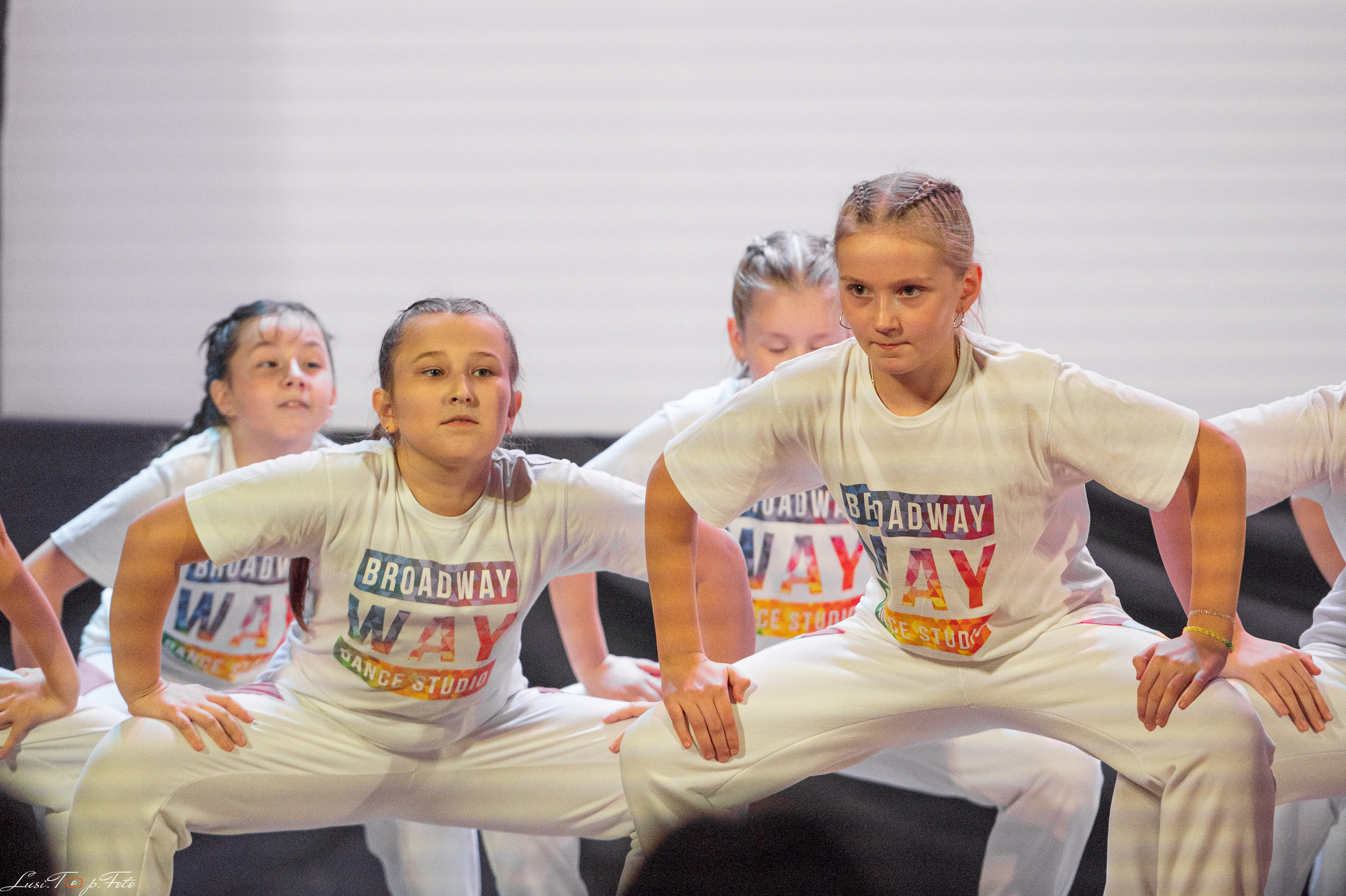 Концерт День матери в Истоках. Конный и фотограф с животными в Твери Топталова Люся