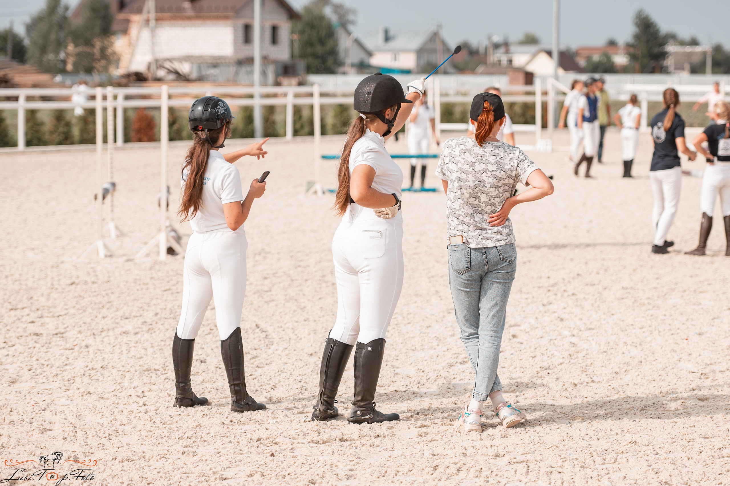 Открытая тренировка по конкуру в КК Equipark. Конный и фотограф с животными в Твери Топталова Люся