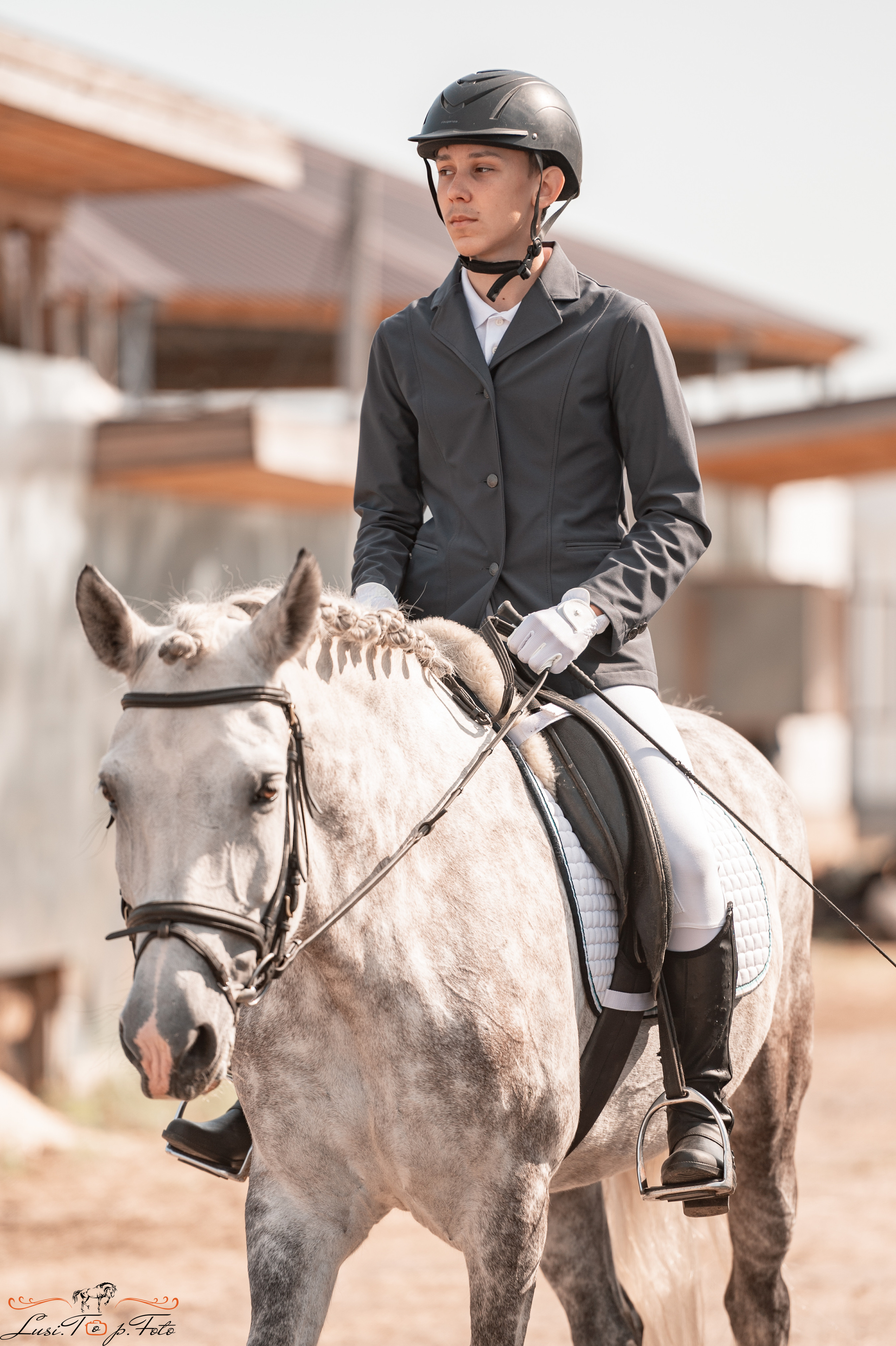 Открытая тренировка по выездке в КК Equipark. Конный и фотограф с животными в Твери Топталова Люся