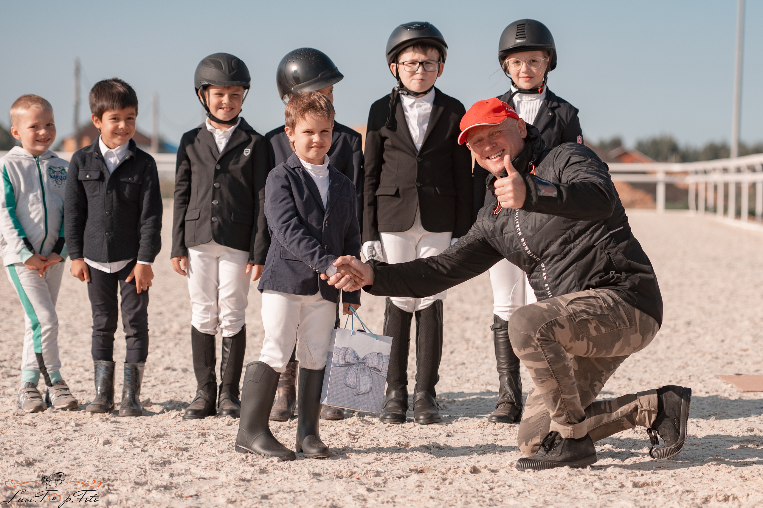 Открытая тренировка по выездке в КК Equipark. Конный и фотограф с животными в Твери Топталова Люся