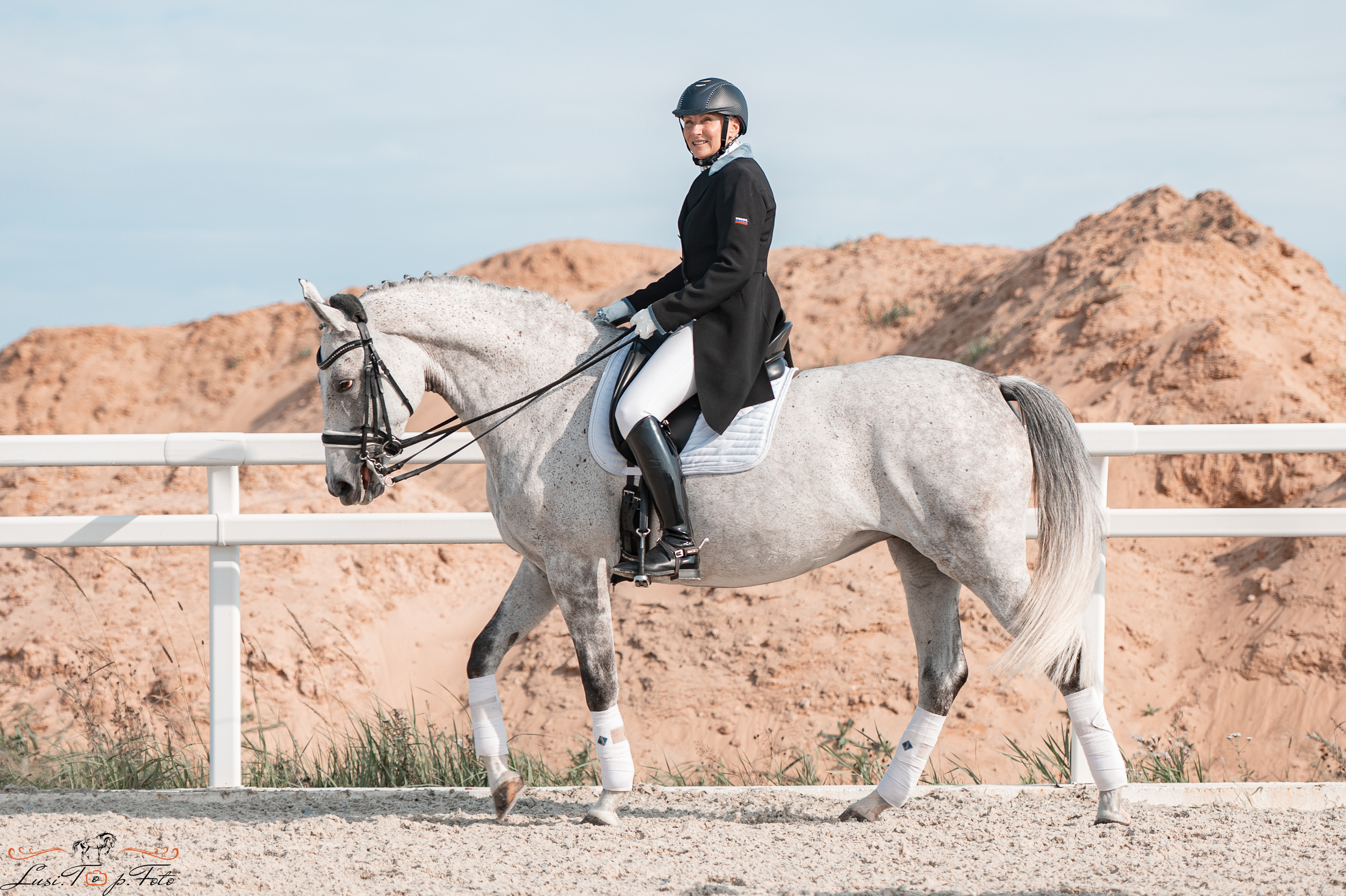 Открытая тренировка по выездке в КК Equipark. Конный и фотограф с животными в Твери Топталова Люся