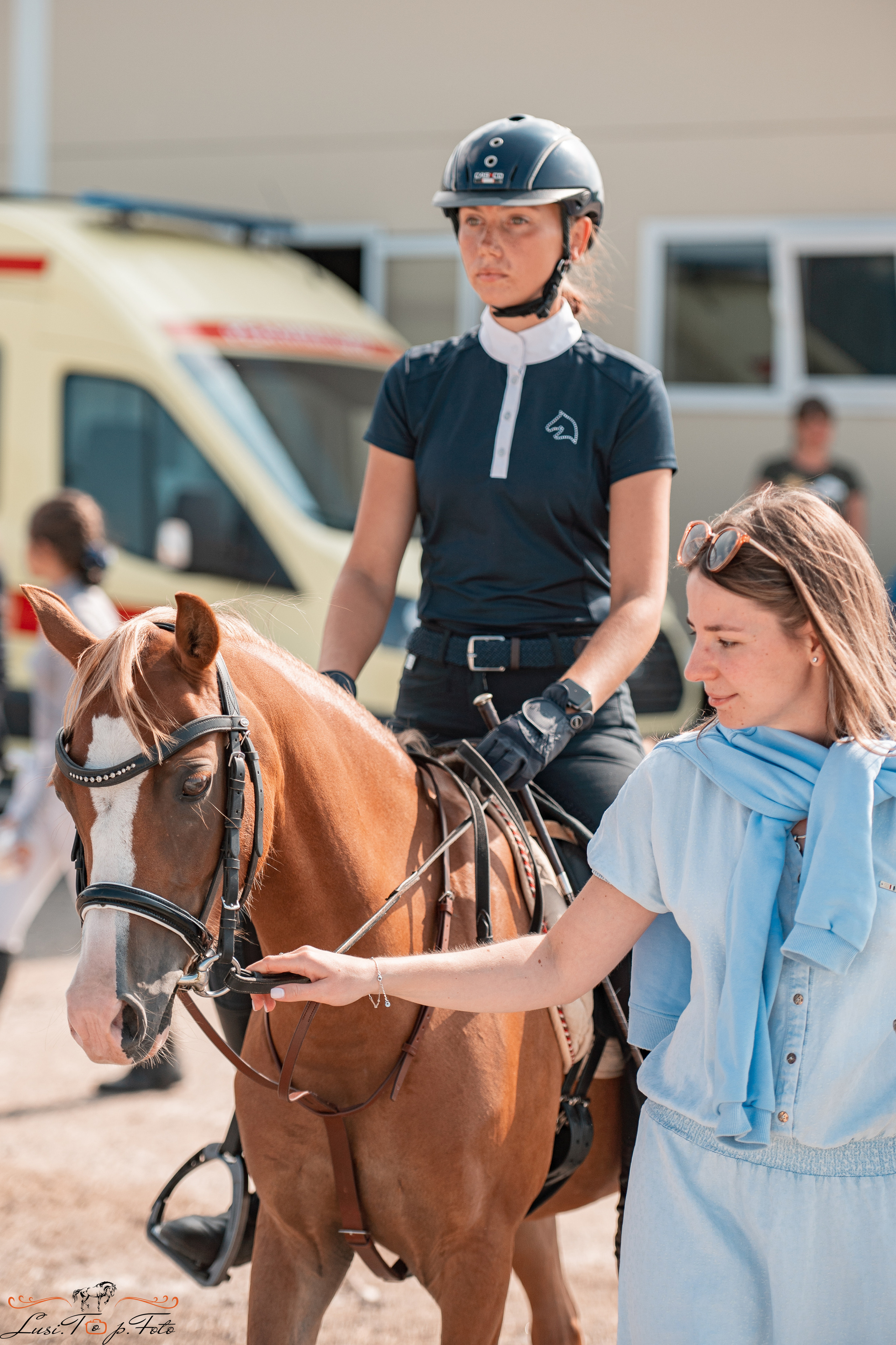 Открытая тренировка по конкуру в КК Equipark. Конный и фотограф с животными в Твери Топталова Люся