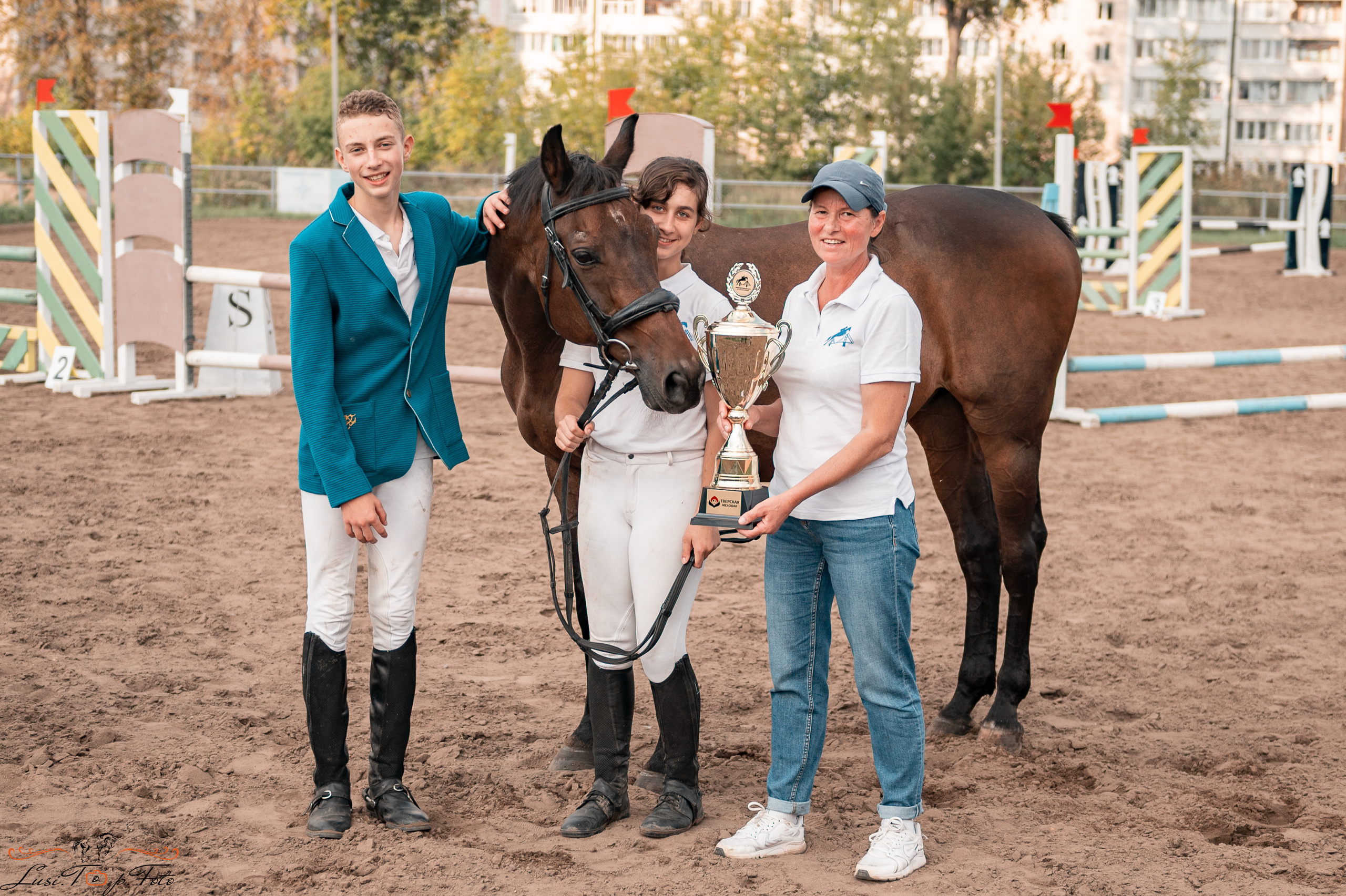 Турнир по выездке и конкуру памяти Н. Ю. Серовой (второй день — конкур). Конный и фотограф с животными в Твери Топталова Люся