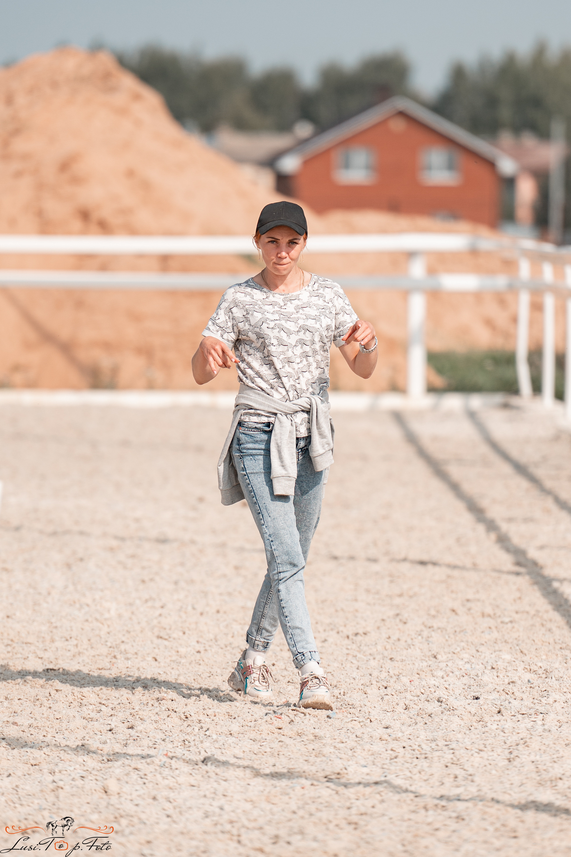 Открытая тренировка по конкуру в КК Equipark. Конный и фотограф с животными в Твери Топталова Люся