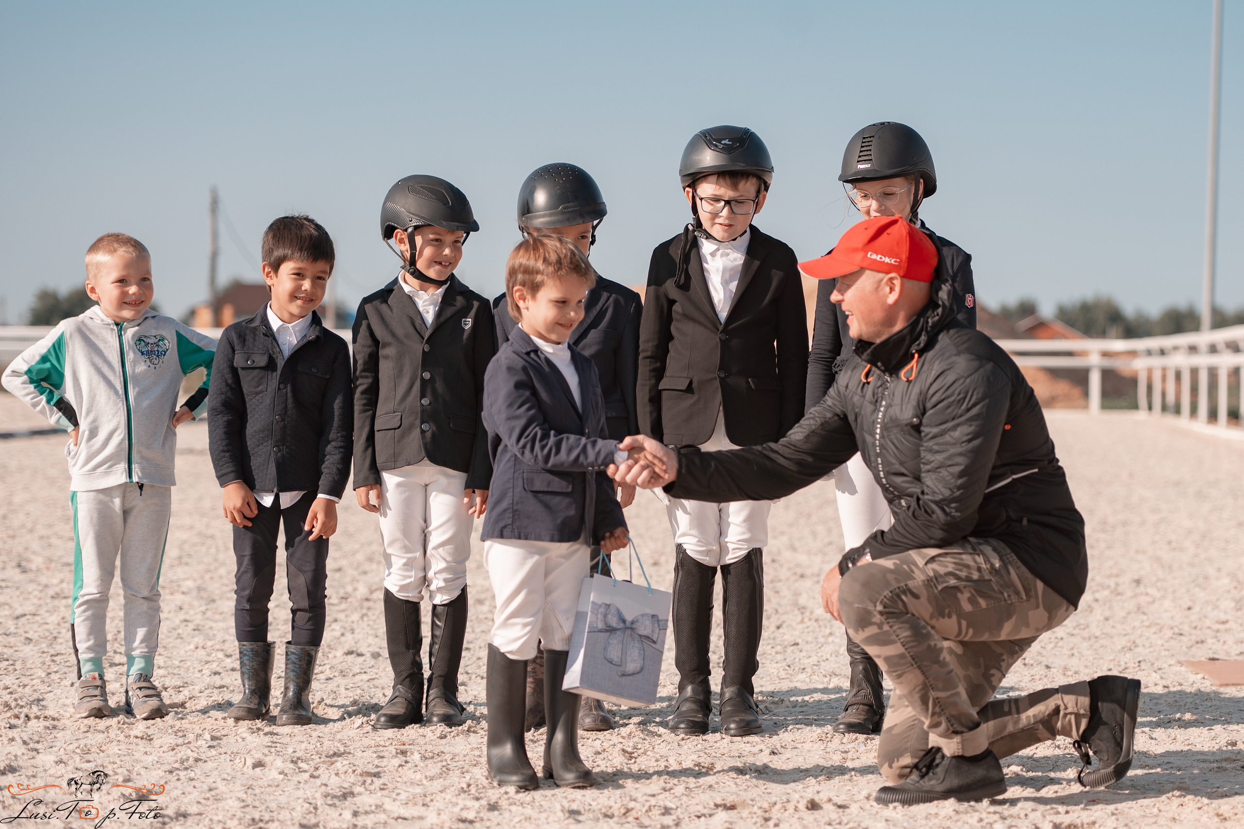 Открытая тренировка по выездке в КК Equipark. Конный и фотограф с животными в Твери Топталова Люся