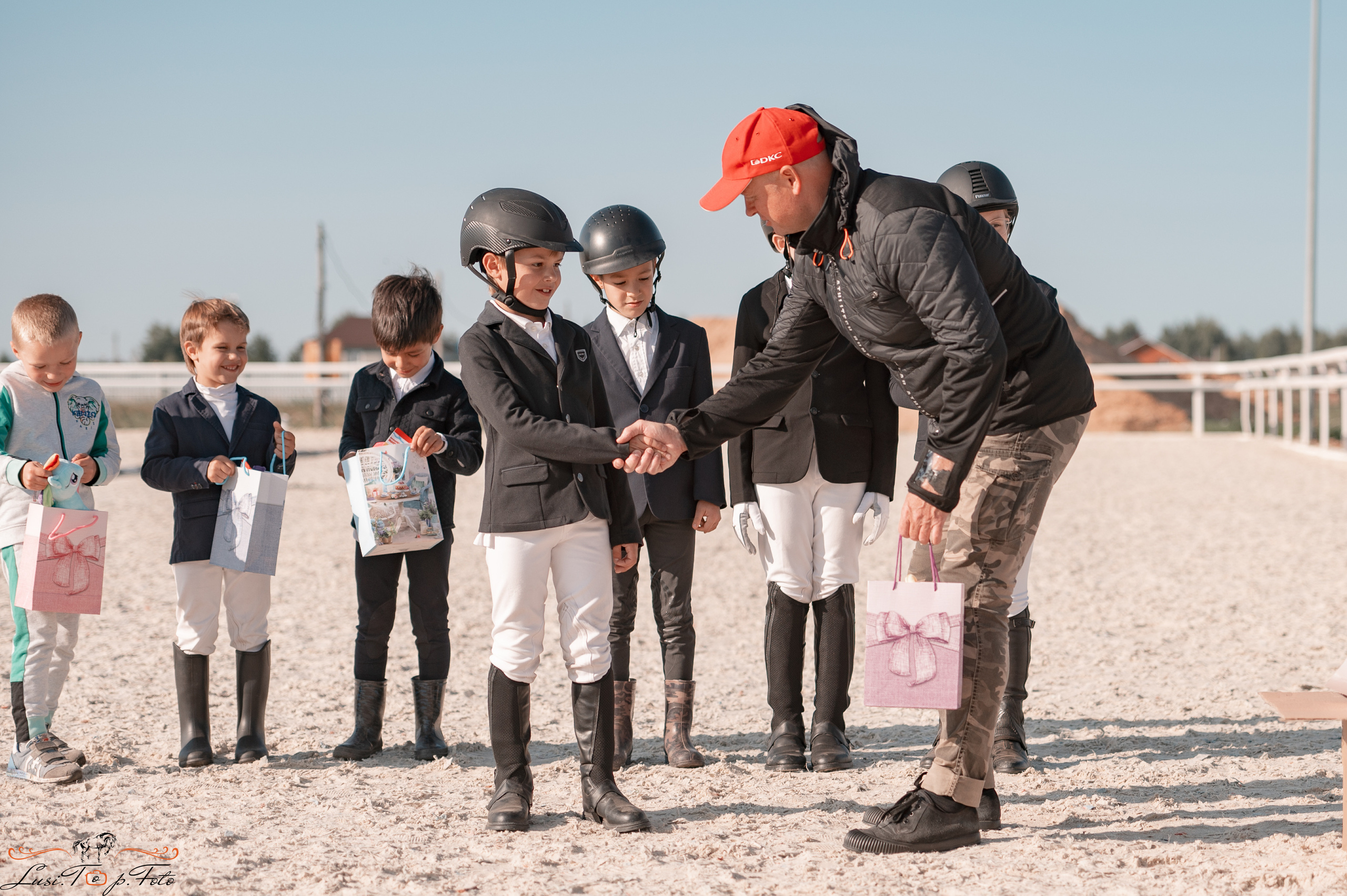 Открытая тренировка по выездке в КК Equipark. Конный и фотограф с животными в Твери Топталова Люся