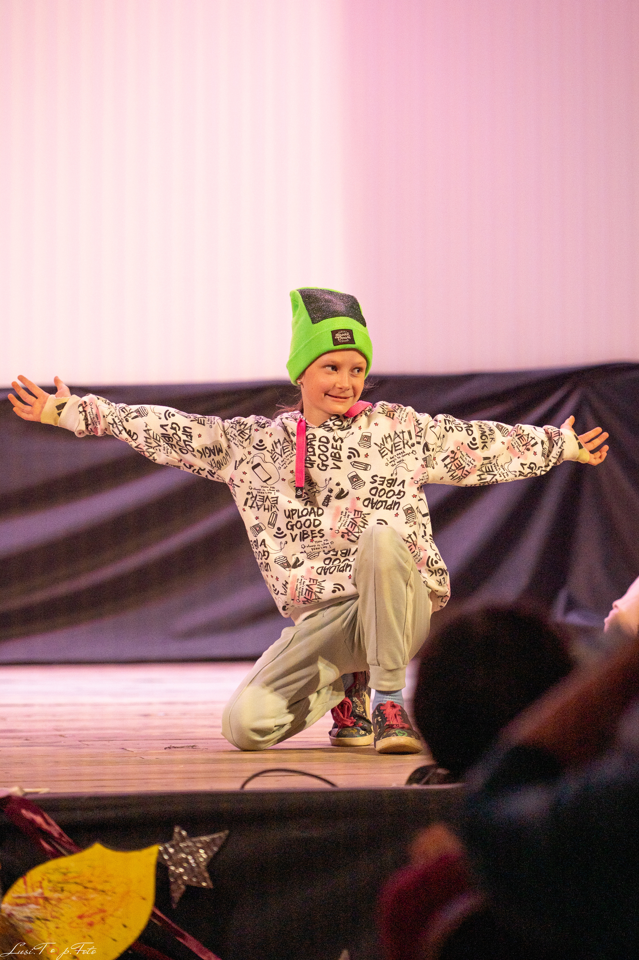 Концерт День матери в Истоках. Конный и фотограф с животными в Твери Топталова Люся