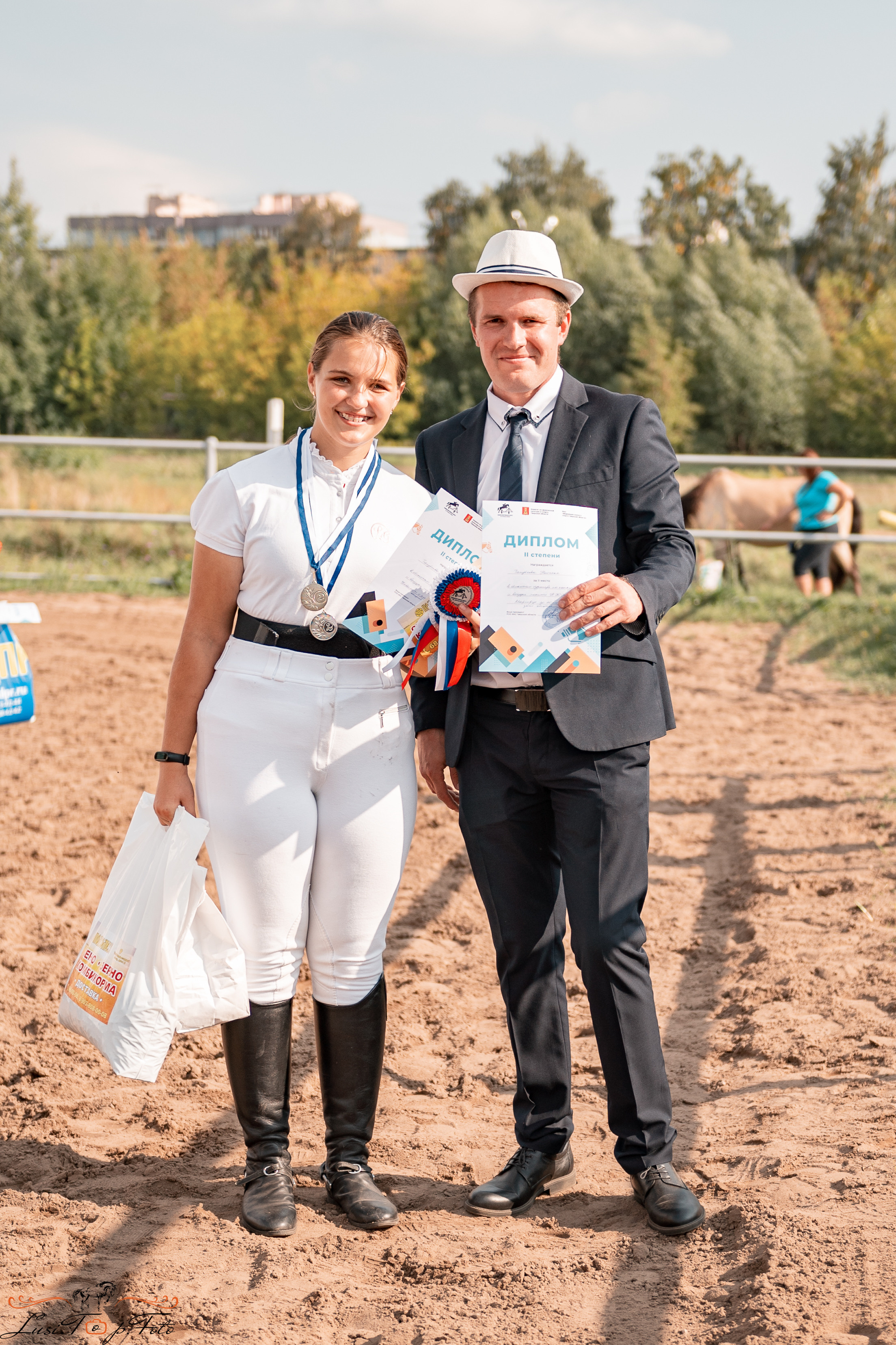 Турнир по выездке и конкуру памяти Н. Ю. Серовой (второй день — конкур). Конный и фотограф с животными в Твери Топталова Люся
