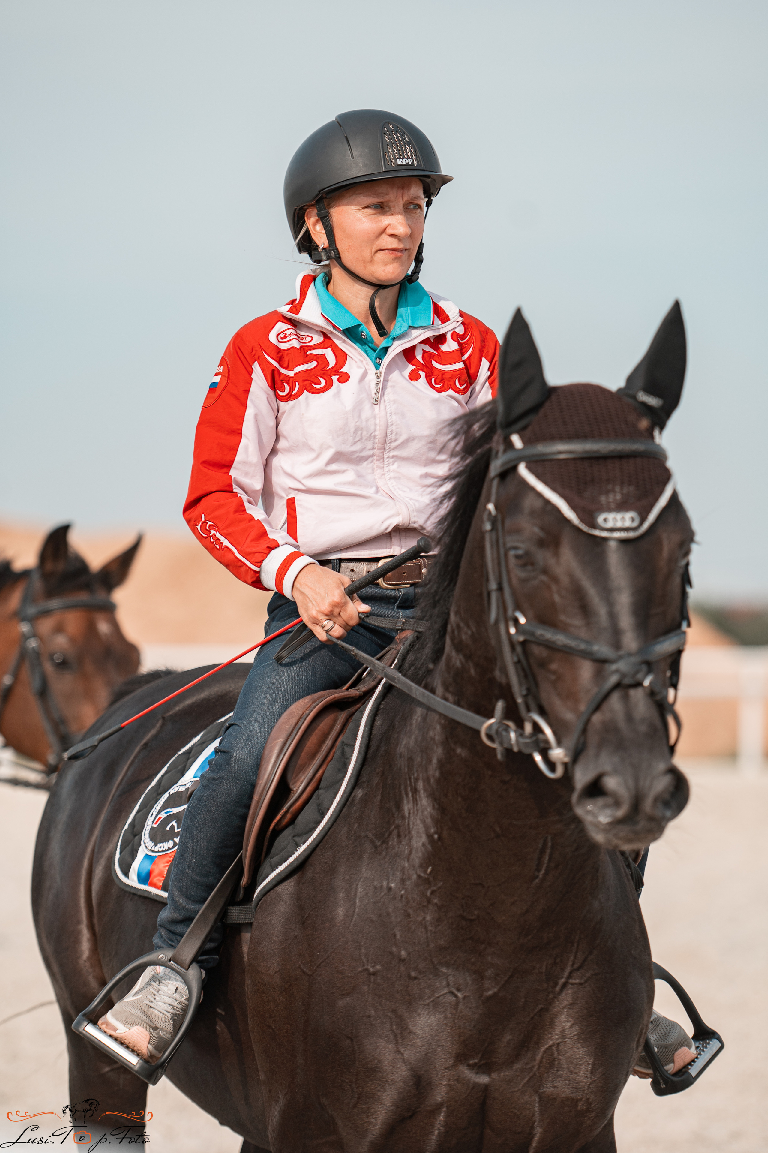 Открытая тренировка по конкуру в КК Equipark. Конный и фотограф с животными в Твери Топталова Люся