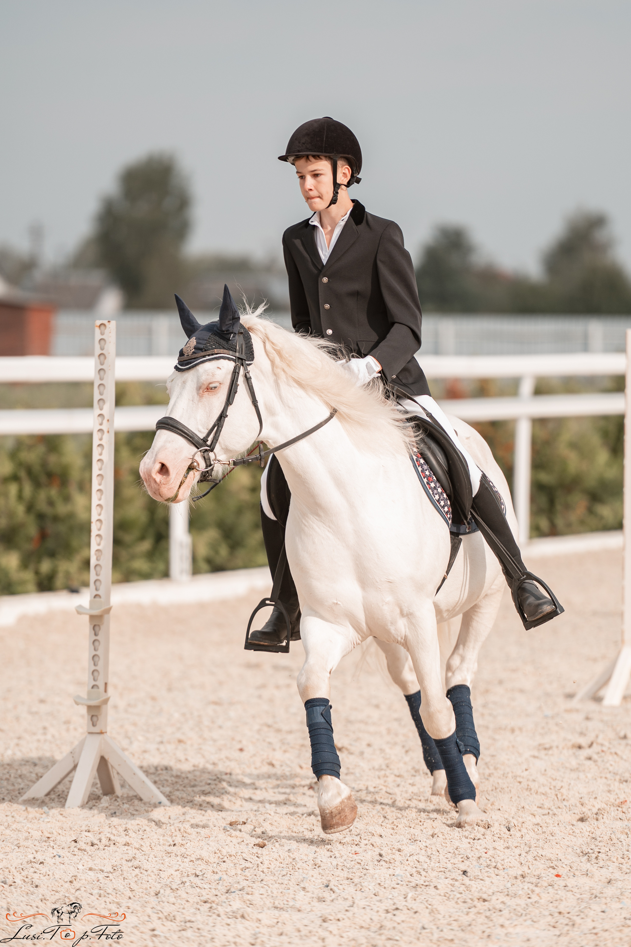 Открытая тренировка по конкуру в КК Equipark. Конный и фотограф с животными в Твери Топталова Люся