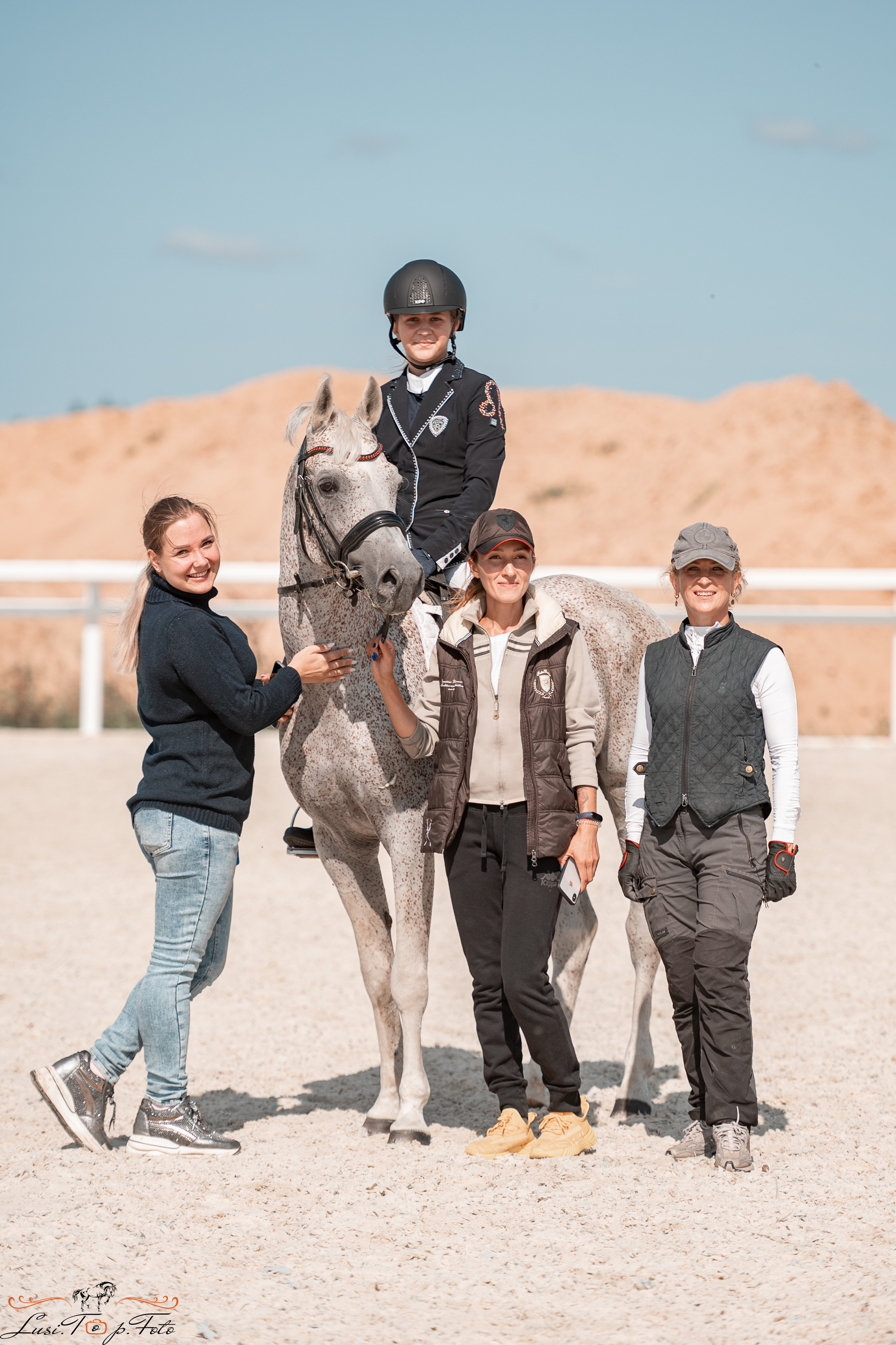 Открытая тренировка по выездке в КК Equipark. Конный и фотограф с животными в Твери Топталова Люся