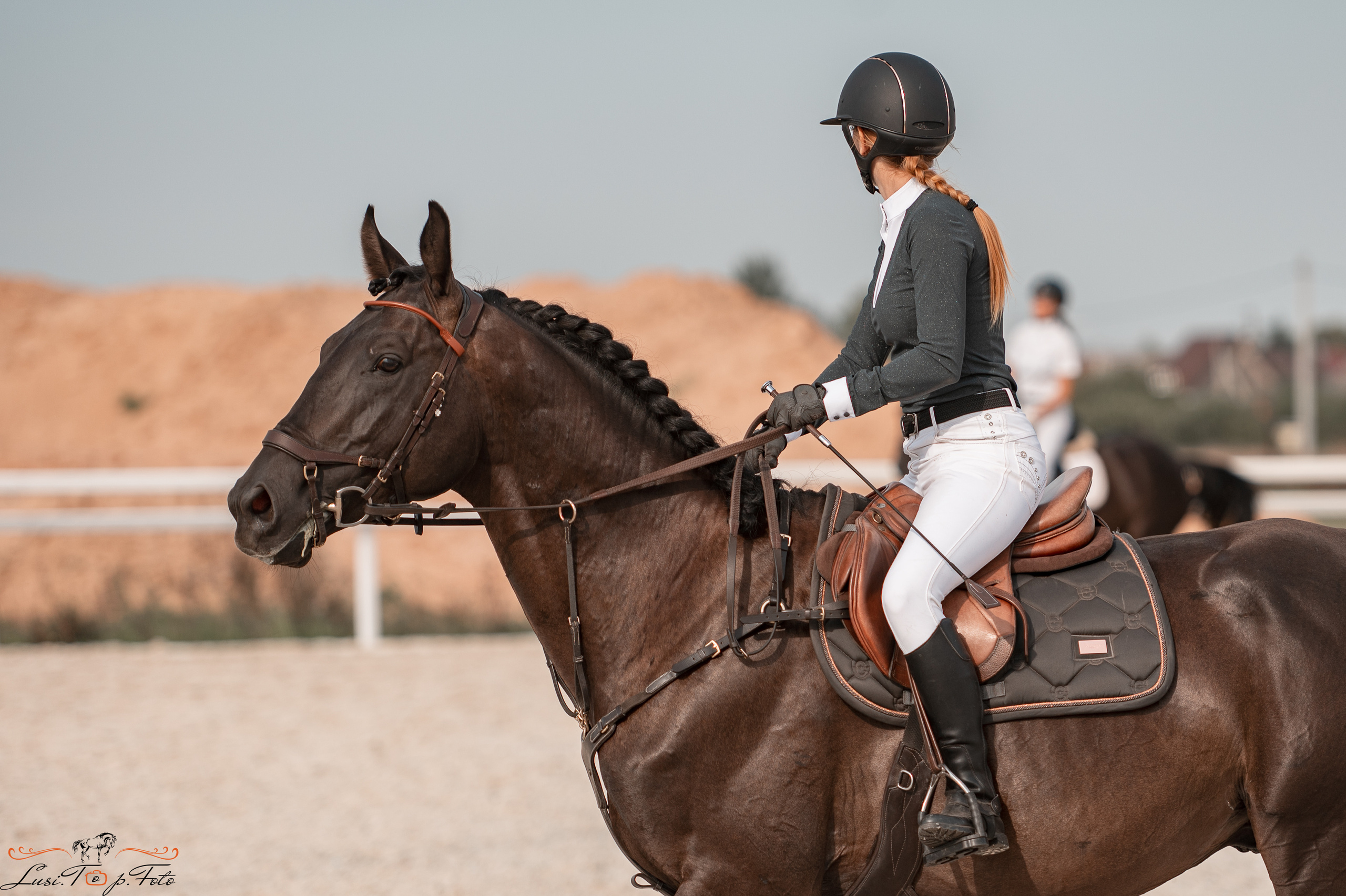 Открытая тренировка по конкуру в КК Equipark. Конный и фотограф с животными в Твери Топталова Люся