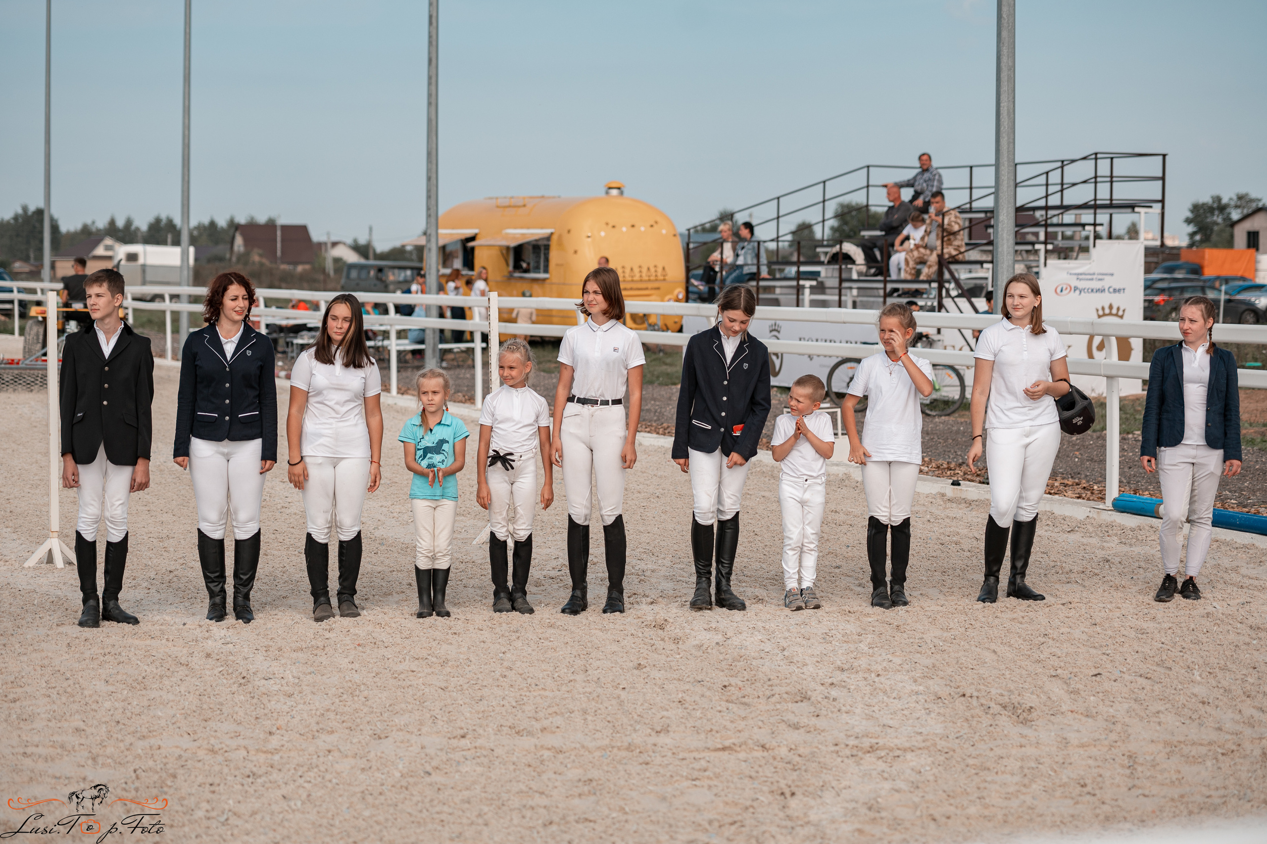 Открытая тренировка по конкуру в КК Equipark. Конный и фотограф с животными в Твери Топталова Люся