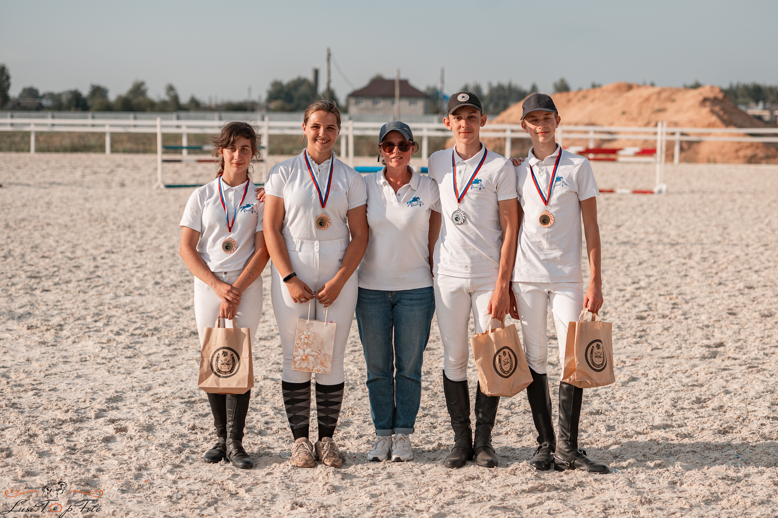 Открытая тренировка по конкуру в КК Equipark. Конный и фотограф с животными в Твери Топталова Люся
