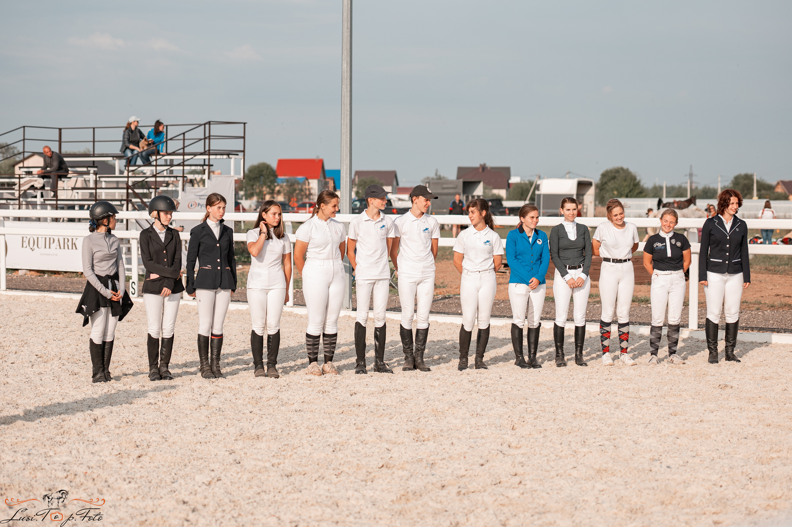 Открытая тренировка по конкуру в КК Equipark. Конный и фотограф с животными в Твери Топталова Люся