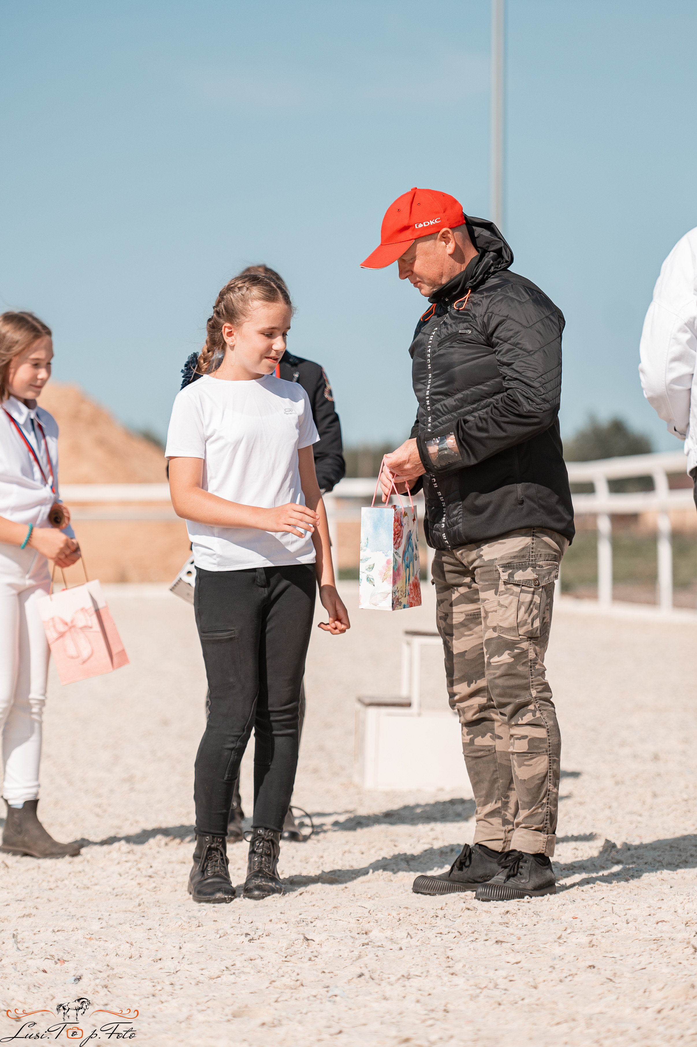 Открытая тренировка по выездке в КК Equipark. Конный и фотограф с животными в Твери Топталова Люся