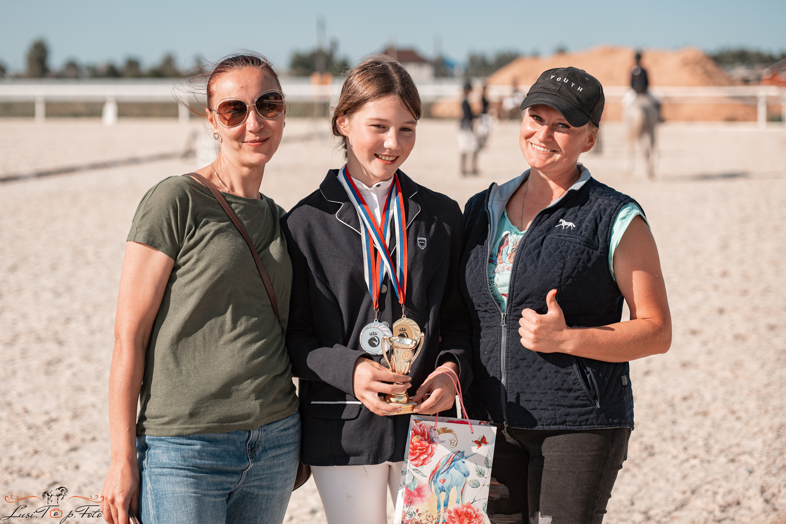 Открытая тренировка по выездке в КК Equipark. Конный и фотограф с животными в Твери Топталова Люся