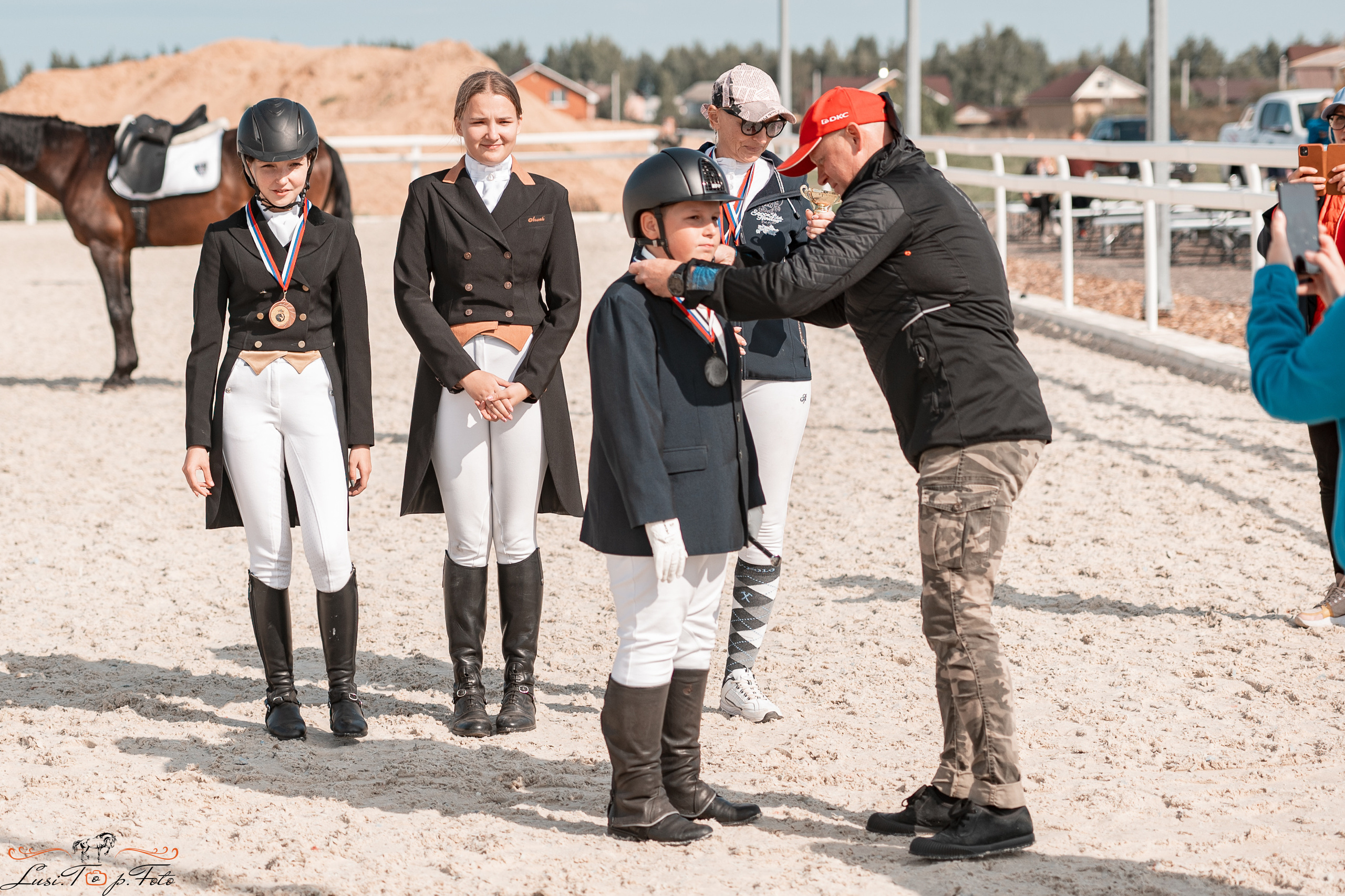 Открытая тренировка по выездке в КК Equipark. Конный и фотограф с животными в Твери Топталова Люся