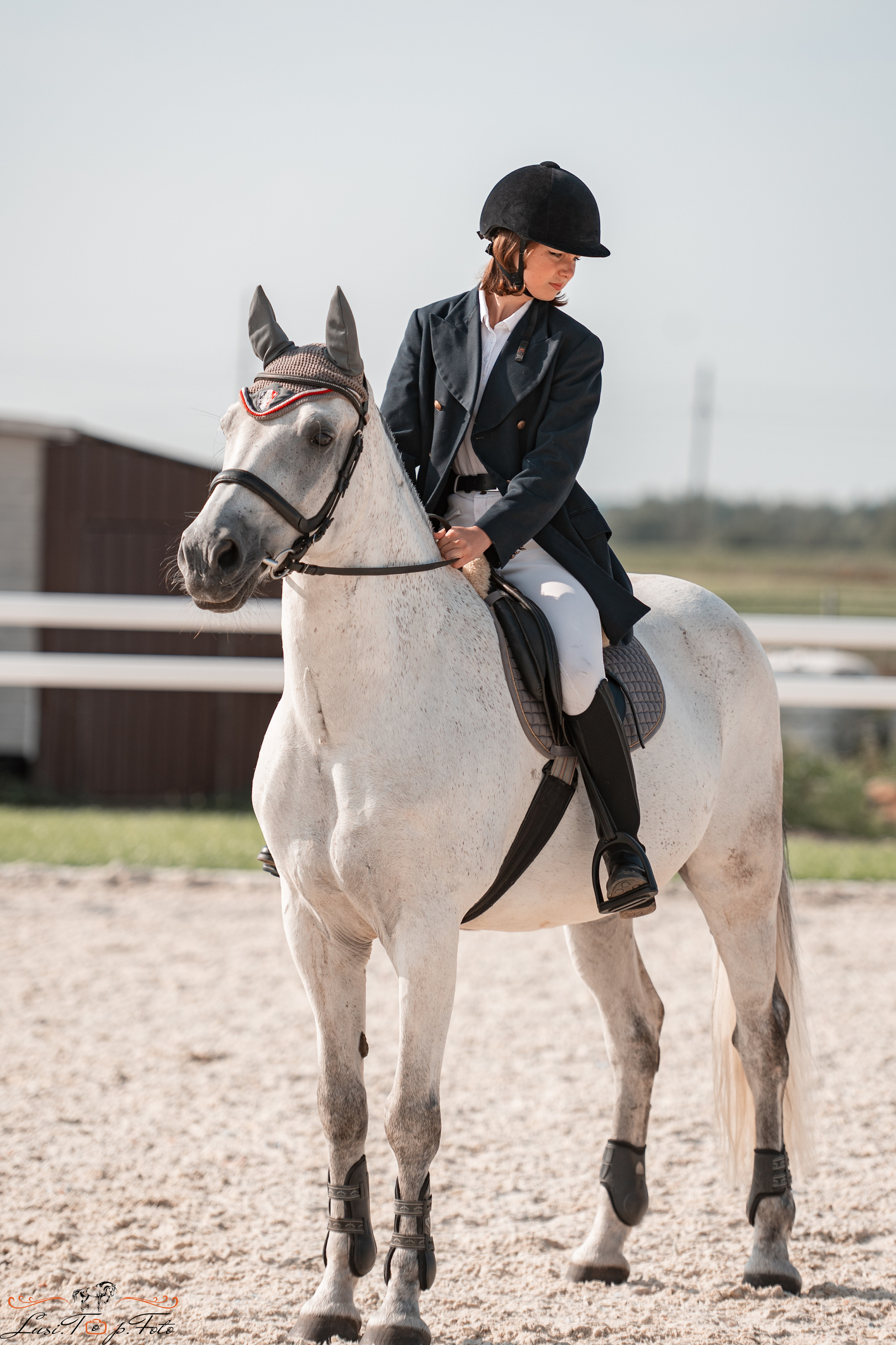 Открытая тренировка по конкуру в КК Equipark. Конный и фотограф с животными в Твери Топталова Люся