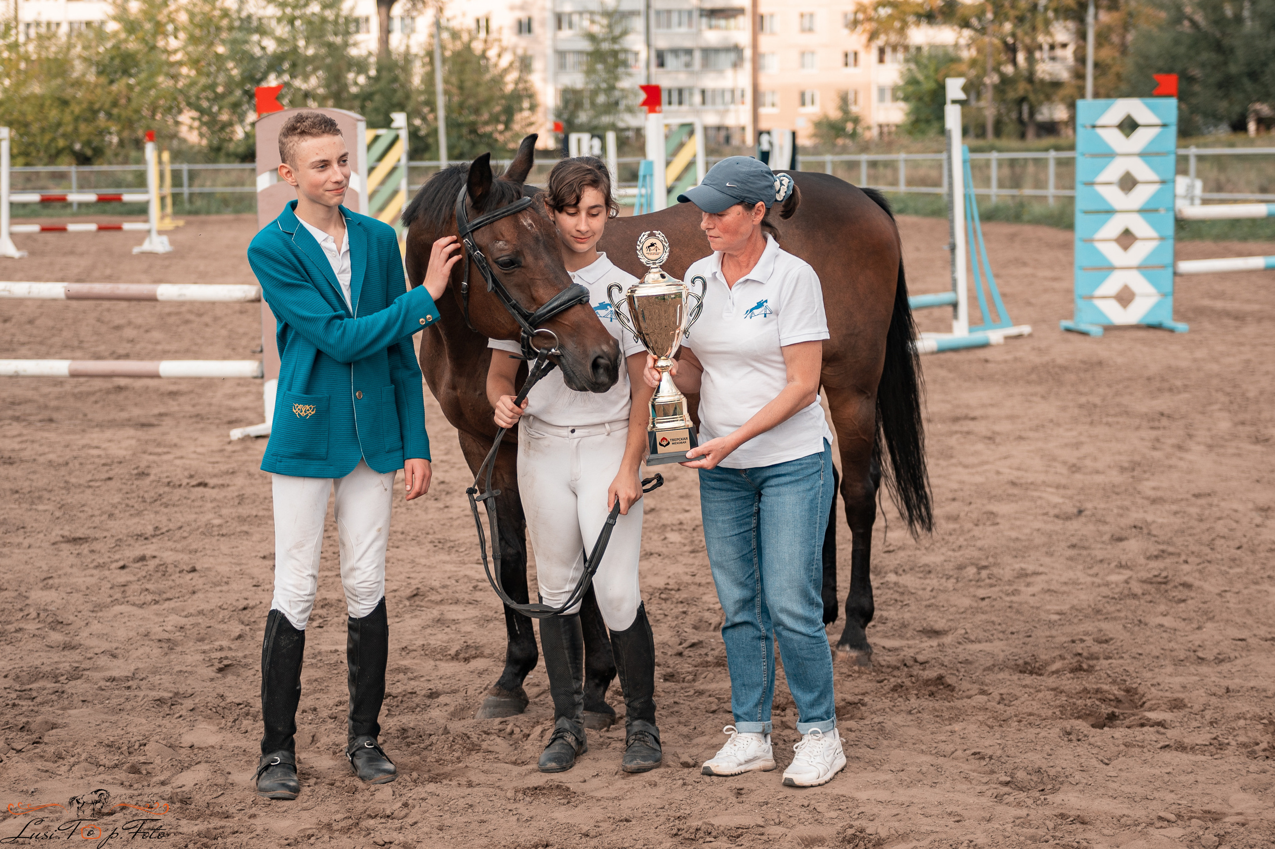 Турнир по выездке и конкуру памяти Н. Ю. Серовой (второй день — конкур). Конный и фотограф с животными в Твери Топталова Люся