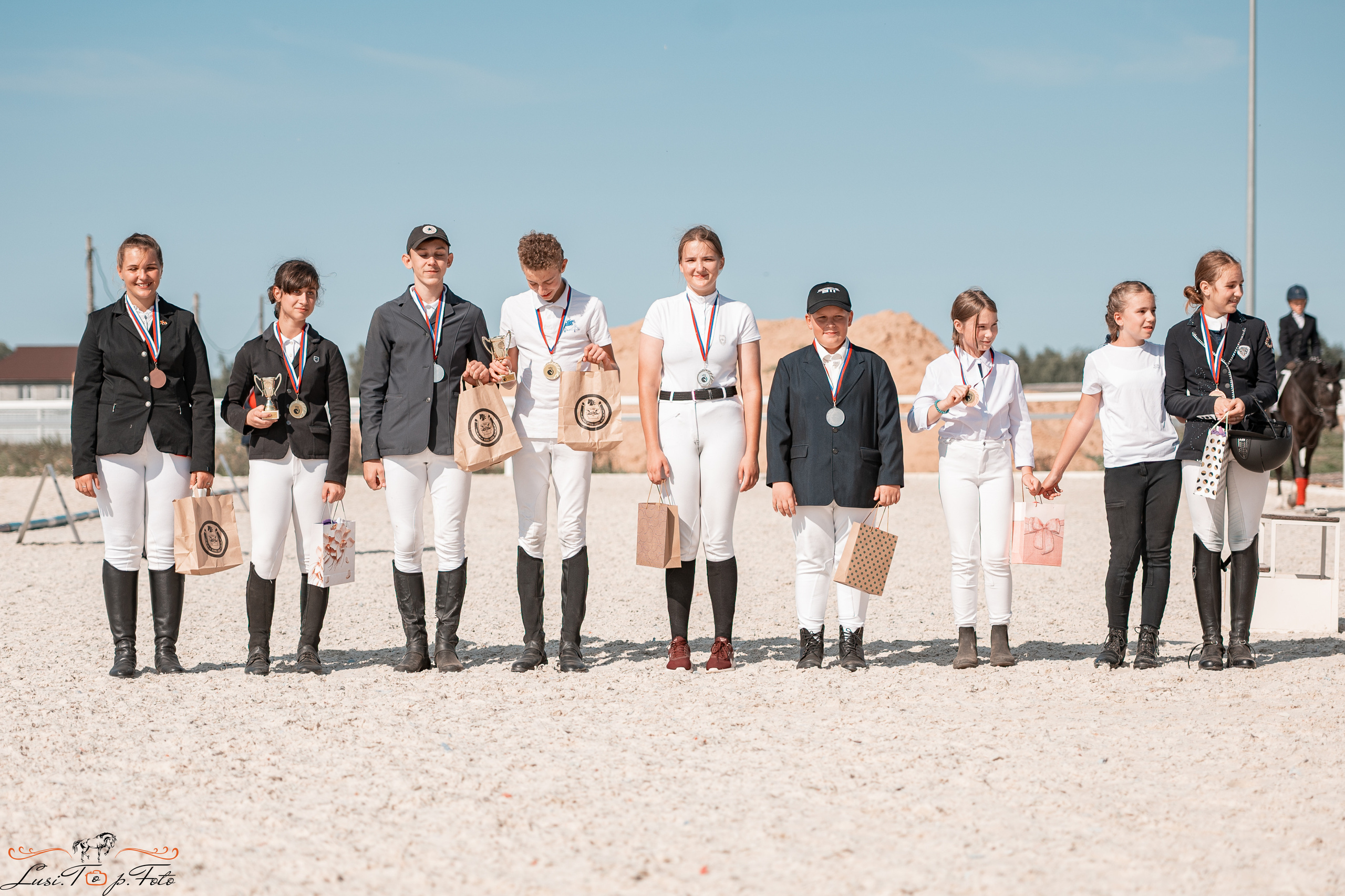 Открытая тренировка по выездке в КК Equipark. Конный и фотограф с животными в Твери Топталова Люся