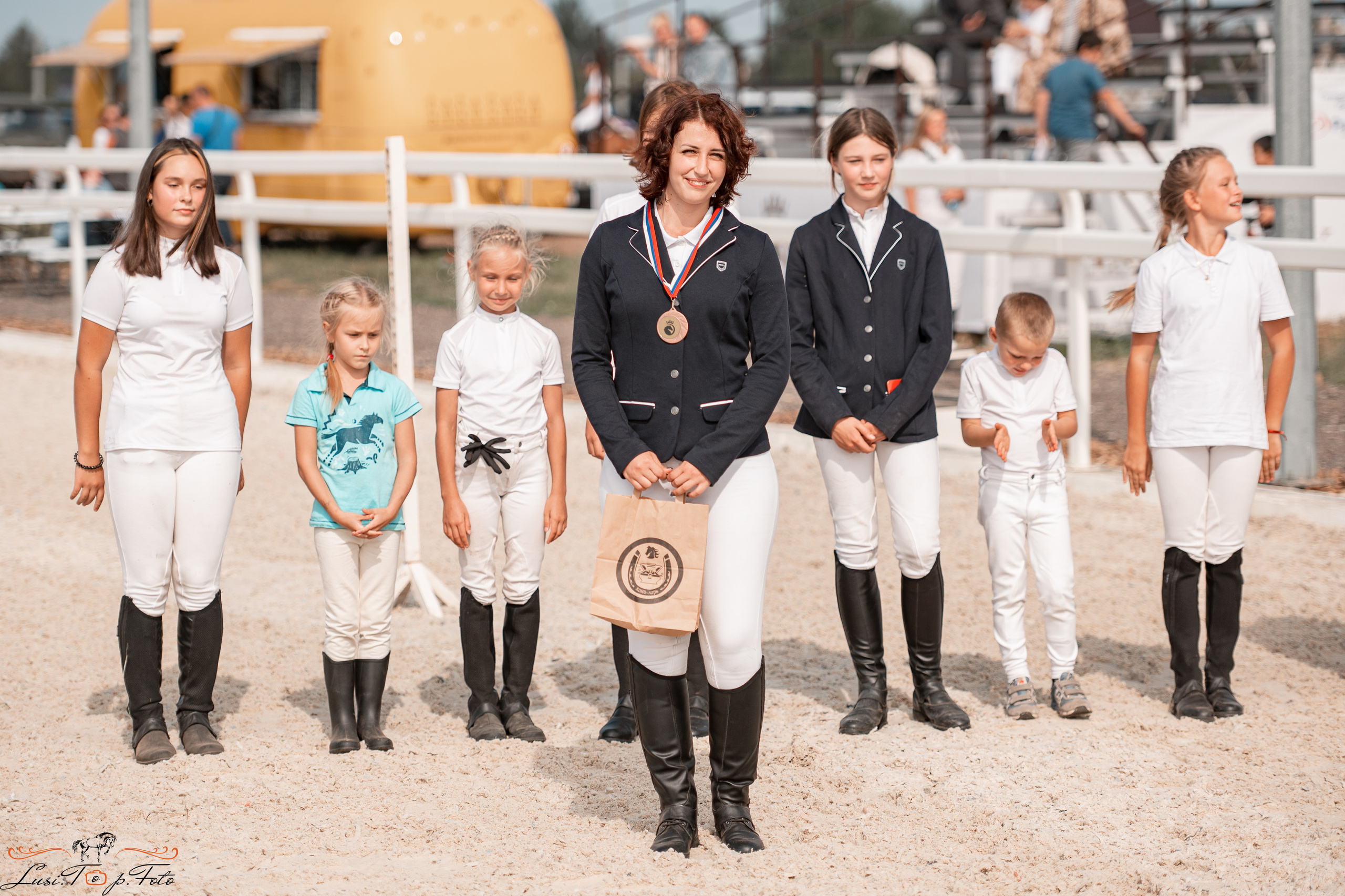 Открытая тренировка по конкуру в КК Equipark. Конный и фотограф с животными в Твери Топталова Люся