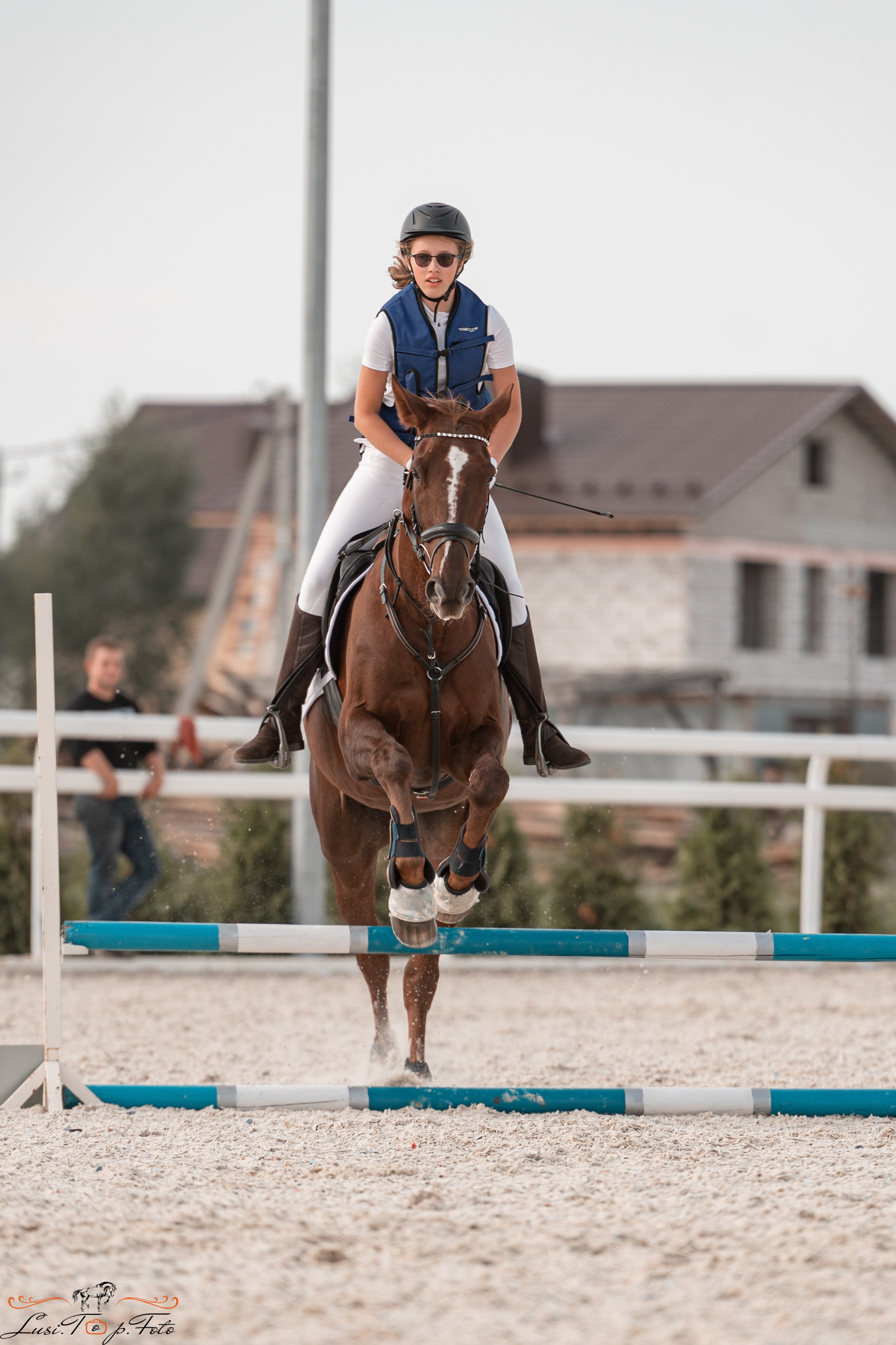 Открытая тренировка по конкуру в КК Equipark. Конный и фотограф с животными в Твери Топталова Люся