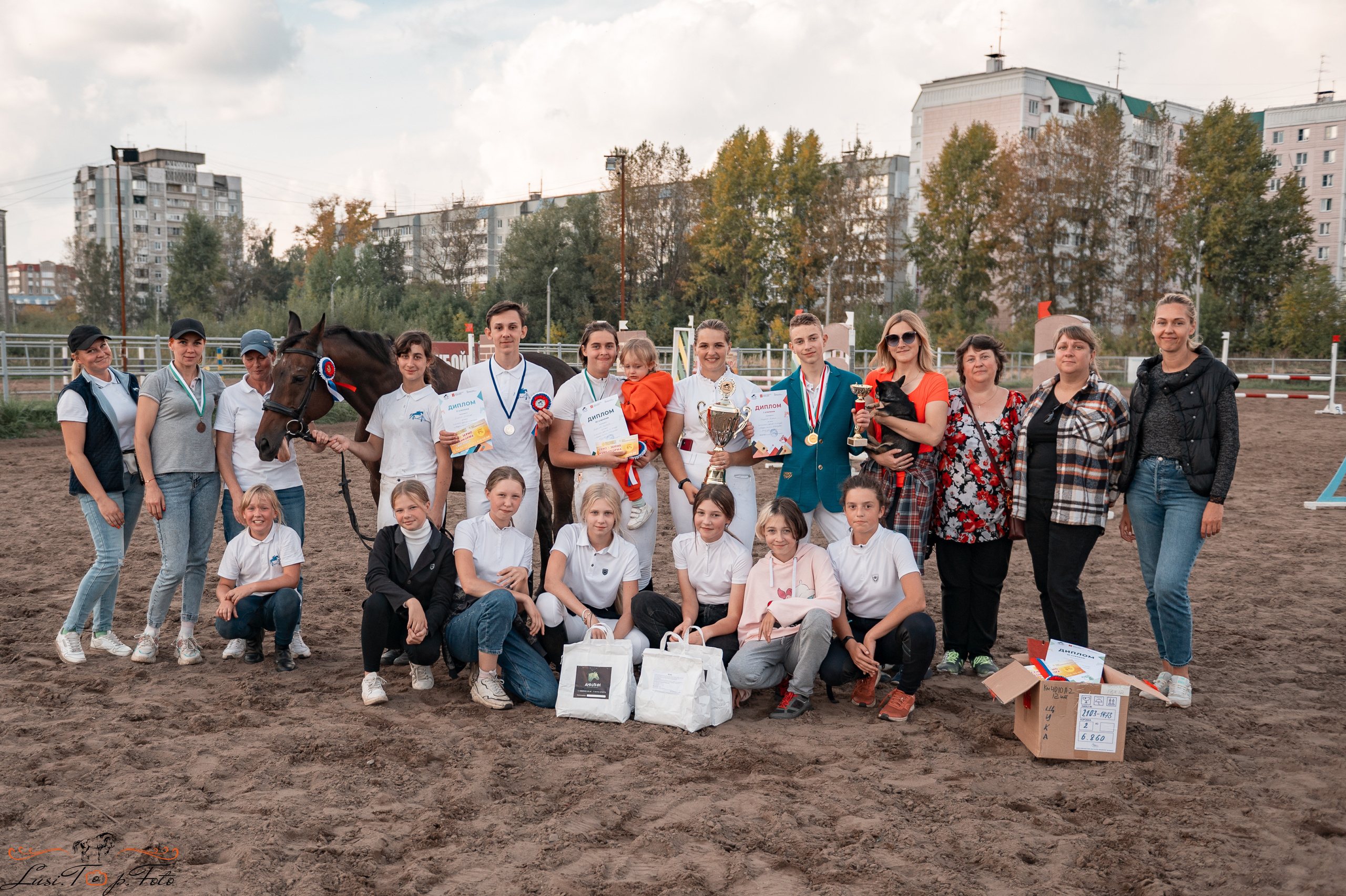 Турнир по выездке и конкуру памяти Н. Ю. Серовой (второй день — конкур). Конный и фотограф с животными в Твери Топталова Люся