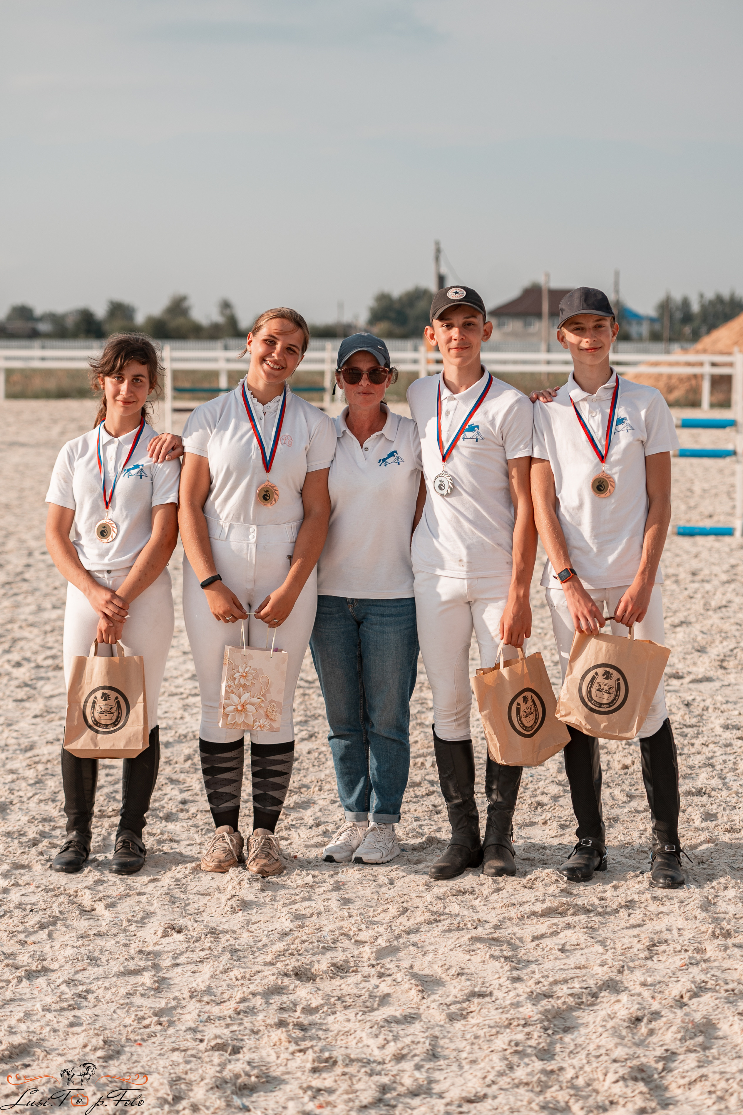 Открытая тренировка по конкуру в КК Equipark. Конный и фотограф с животными в Твери Топталова Люся