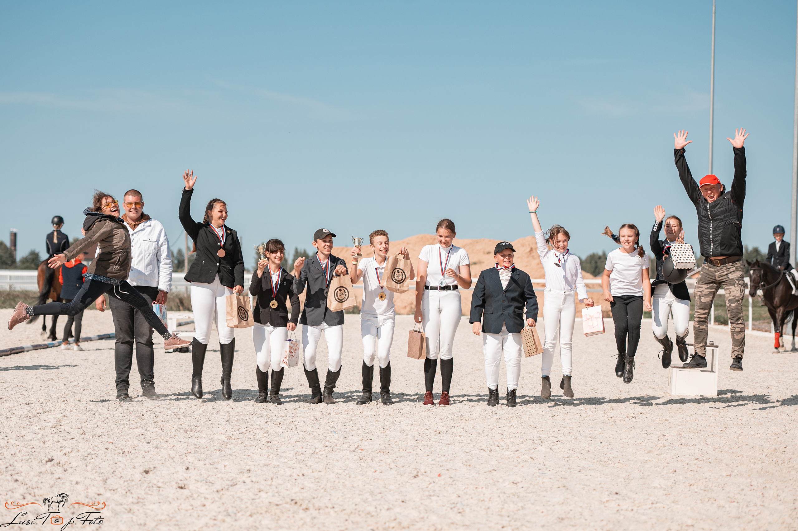 Открытая тренировка по выездке в КК Equipark. Конный и фотограф с животными в Твери Топталова Люся