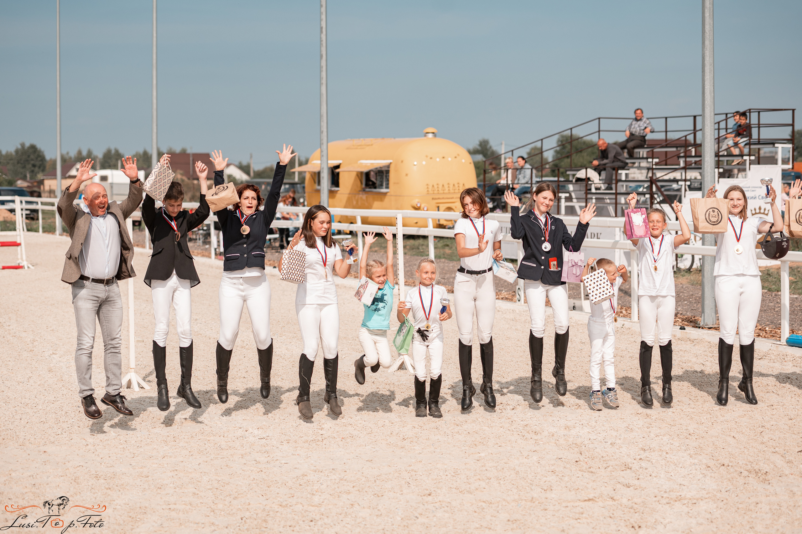 Открытая тренировка по конкуру в КК Equipark. Конный и фотограф с животными в Твери Топталова Люся