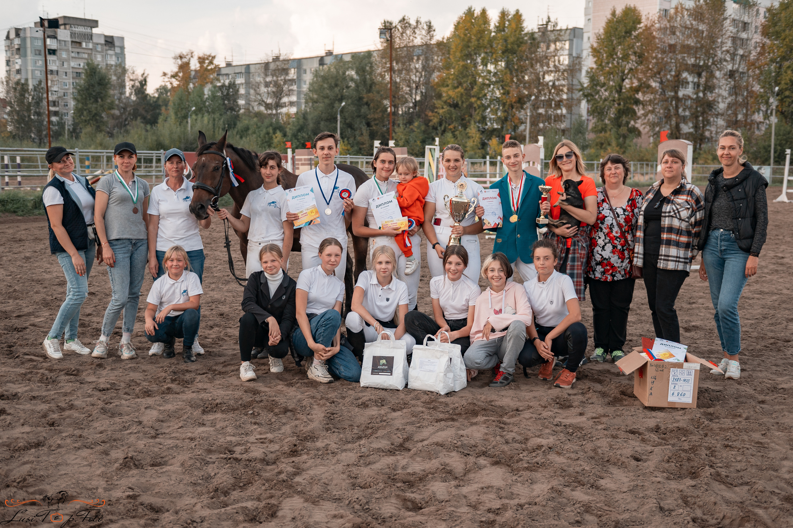 Турнир по выездке и конкуру памяти Н. Ю. Серовой (второй день — конкур). Конный и фотограф с животными в Твери Топталова Люся
