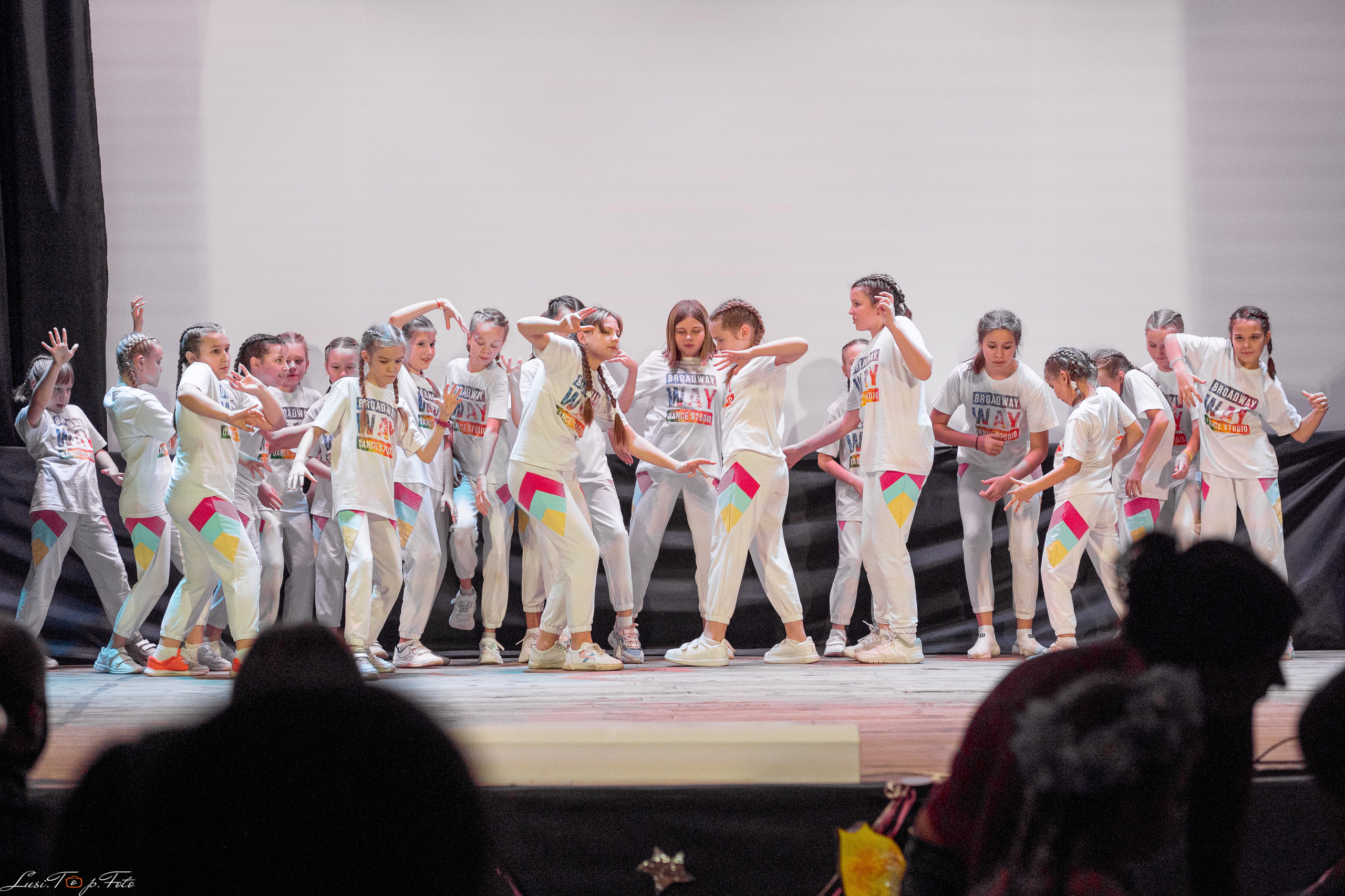 Концерт День матери в Истоках. Конный и фотограф с животными в Твери Топталова Люся