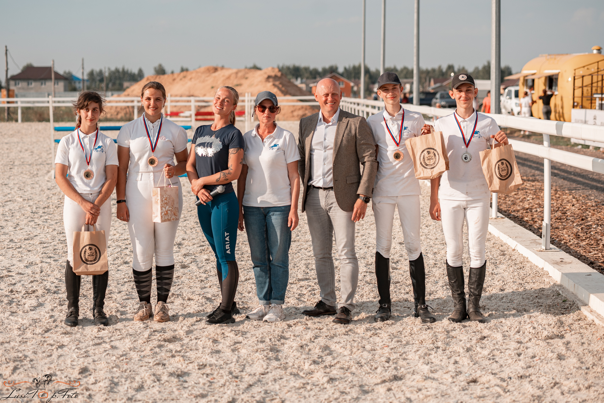 Открытая тренировка по конкуру в КК Equipark. Конный и фотограф с животными в Твери Топталова Люся