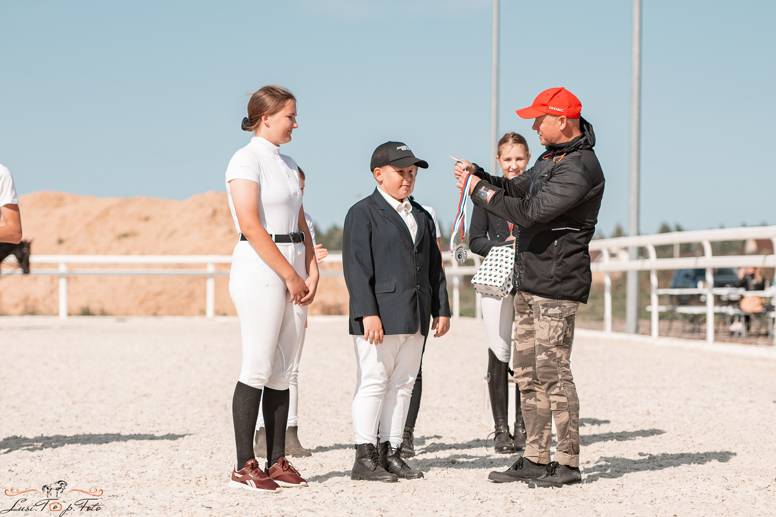 Открытая тренировка по выездке в КК Equipark. Конный и фотограф с животными в Твери Топталова Люся
