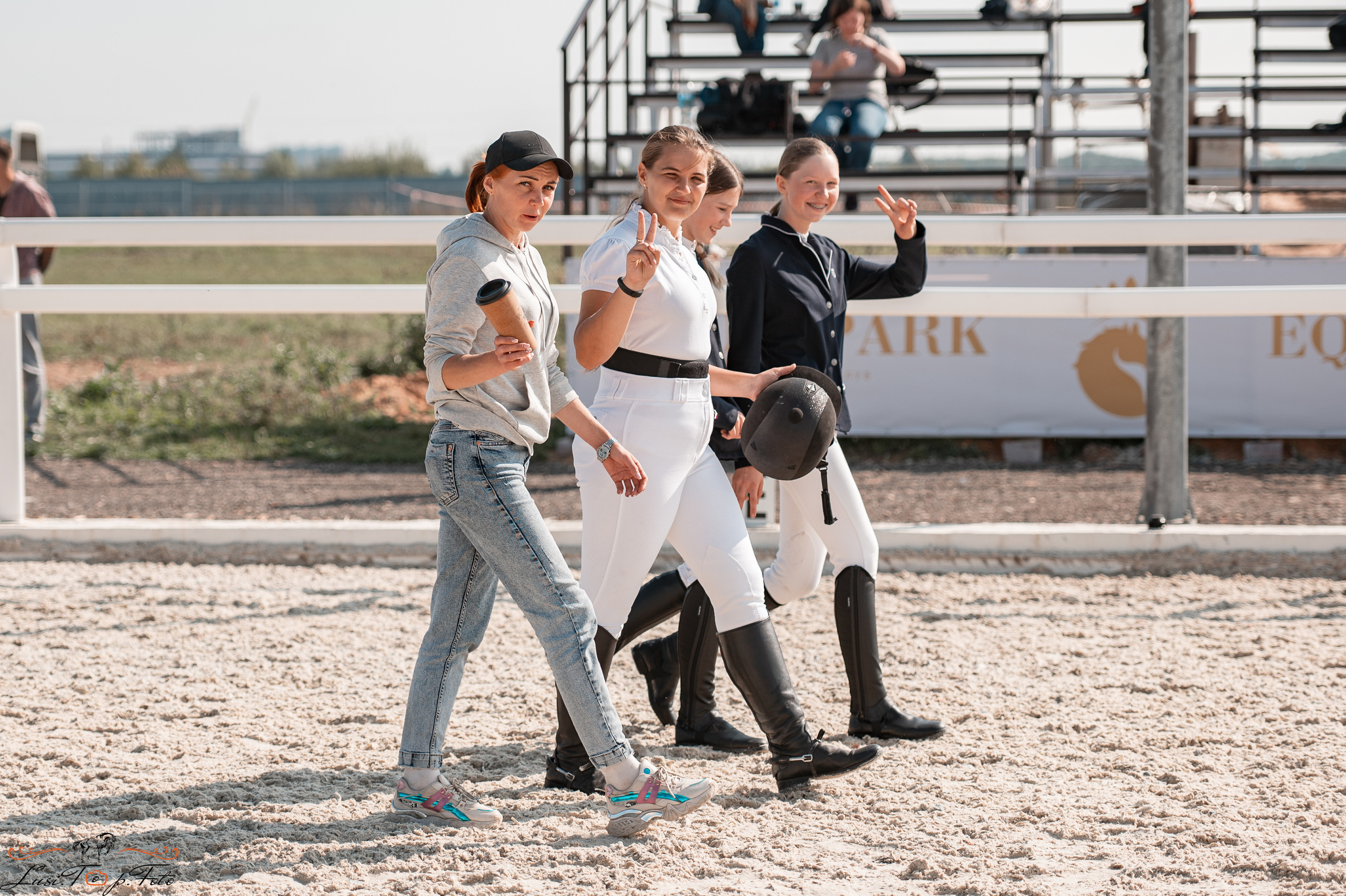 Открытая тренировка по конкуру в КК Equipark. Конный и фотограф с животными в Твери Топталова Люся