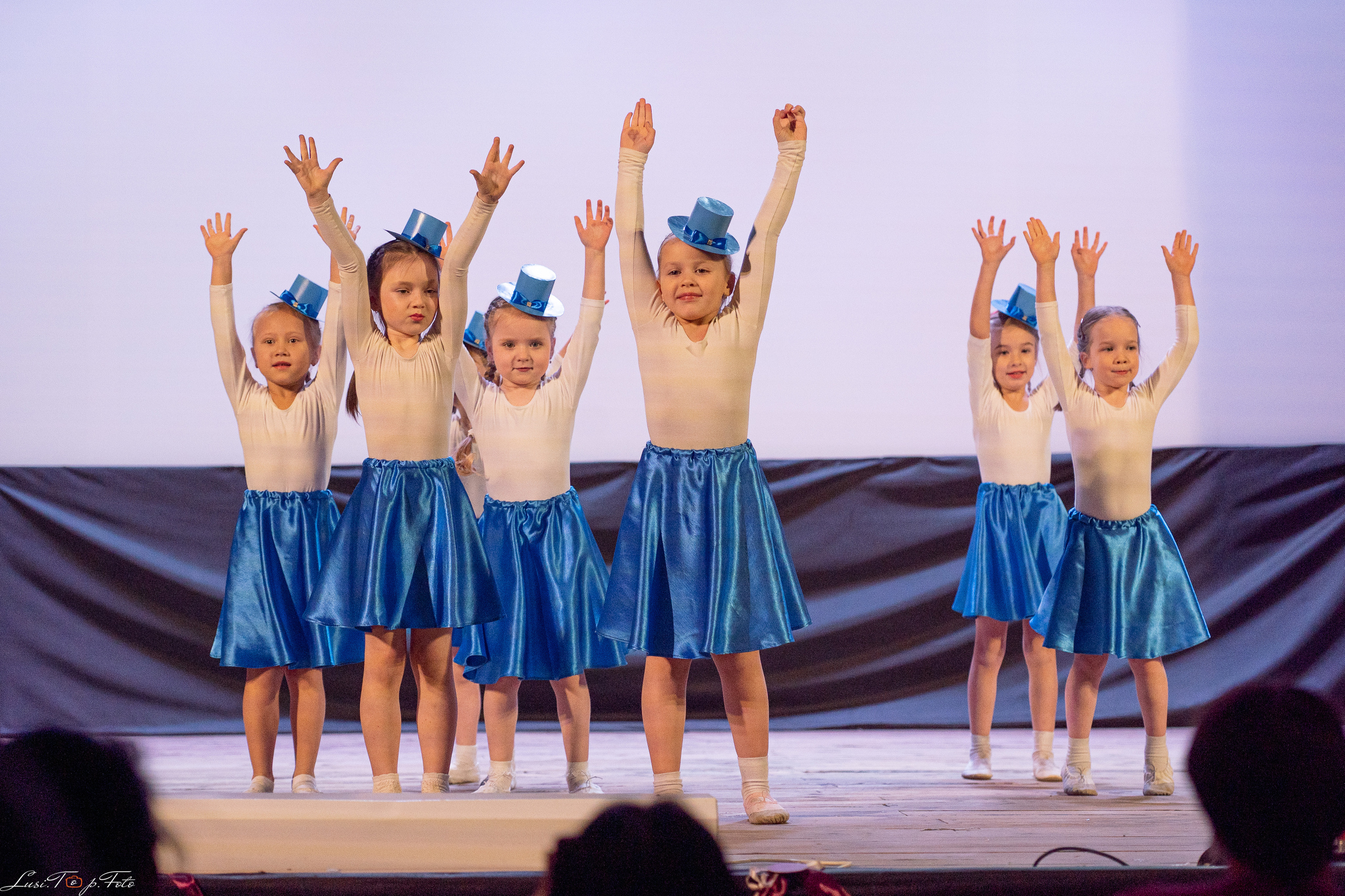 Концерт День матери в Истоках. Конный и фотограф с животными в Твери Топталова Люся