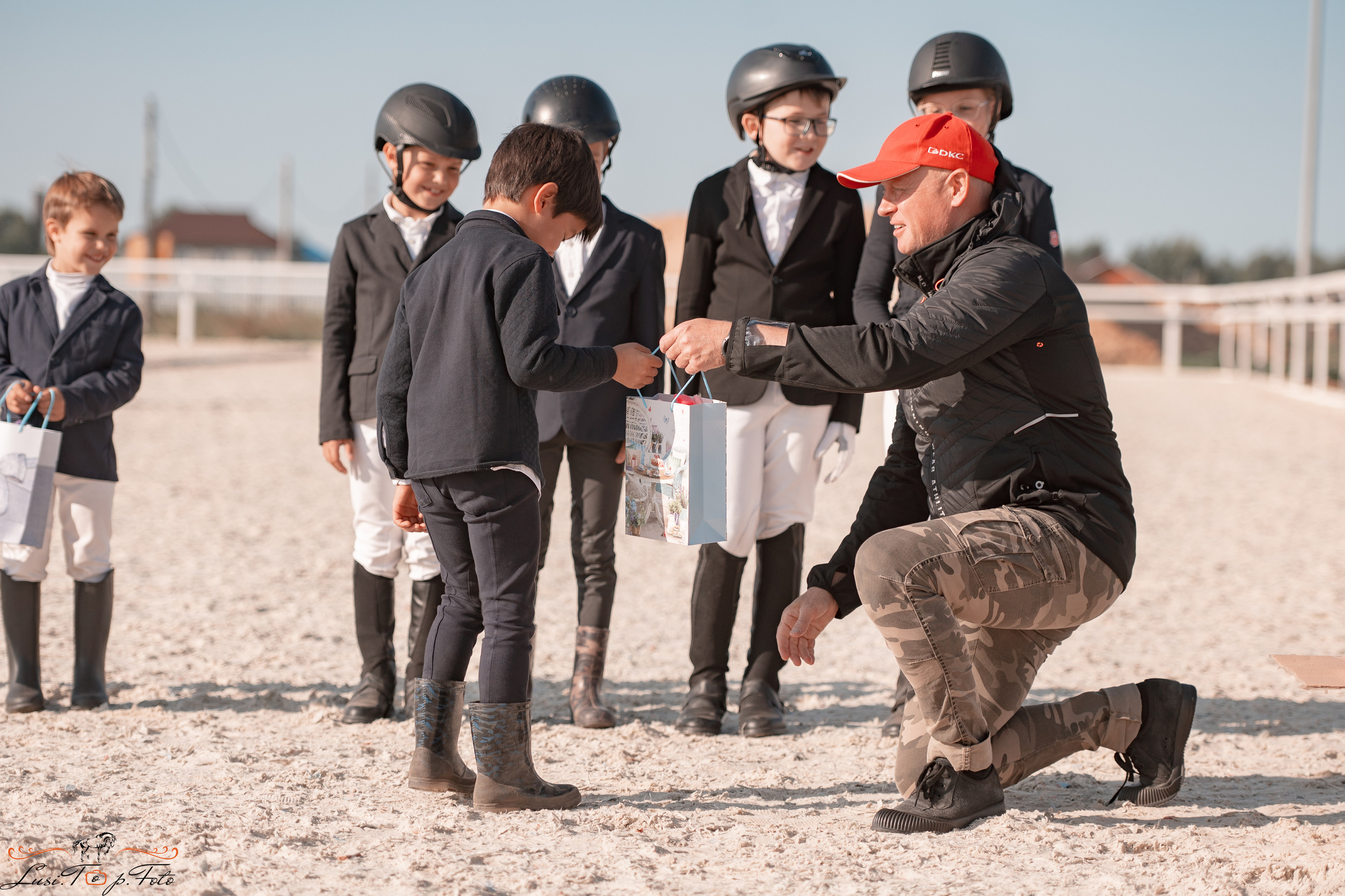 Открытая тренировка по выездке в КК Equipark. Конный и фотограф с животными в Твери Топталова Люся