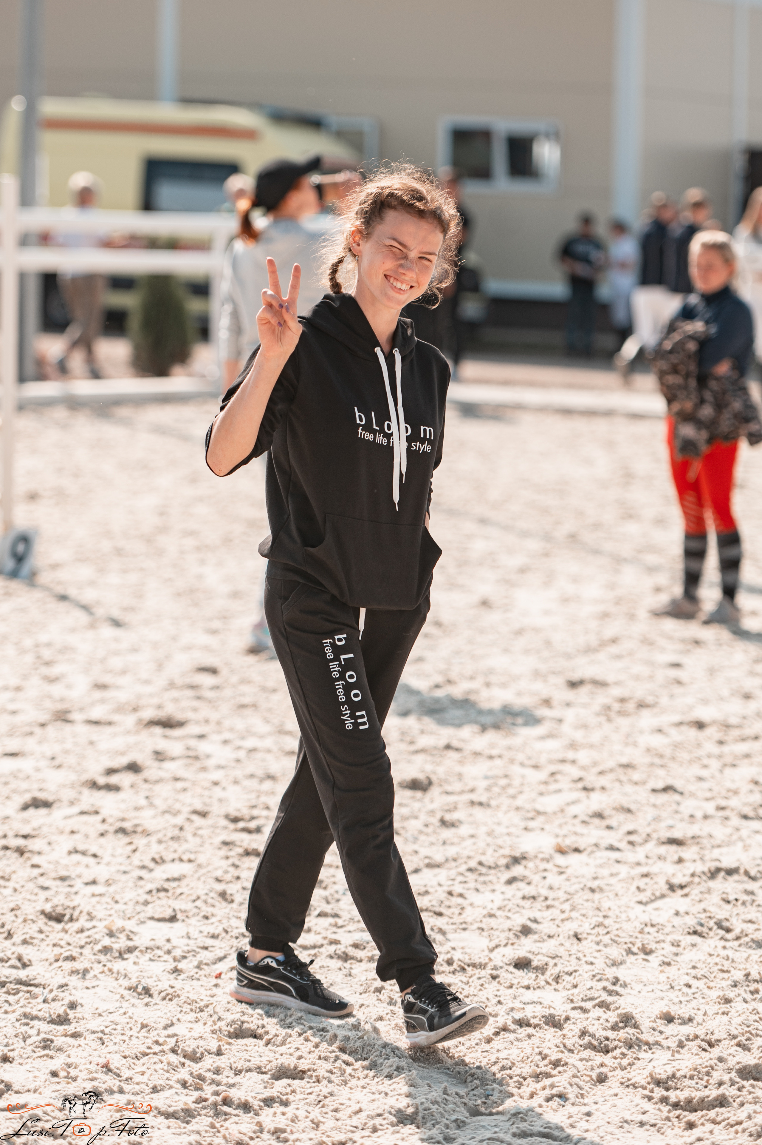 Открытая тренировка по конкуру в КК Equipark. Конный и фотограф с животными в Твери Топталова Люся