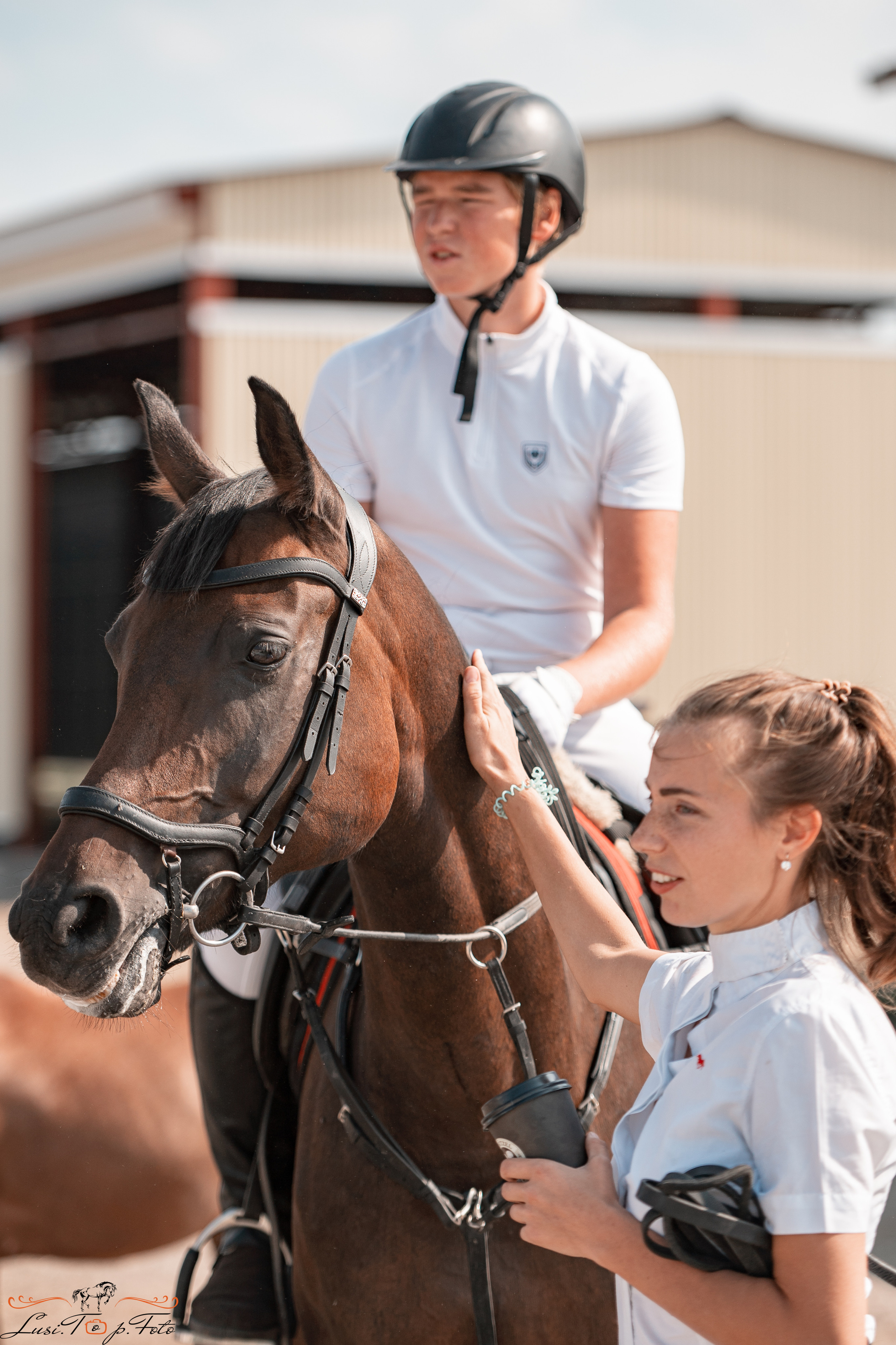 Открытая тренировка по конкуру в КК Equipark. Конный и фотограф с животными в Твери Топталова Люся