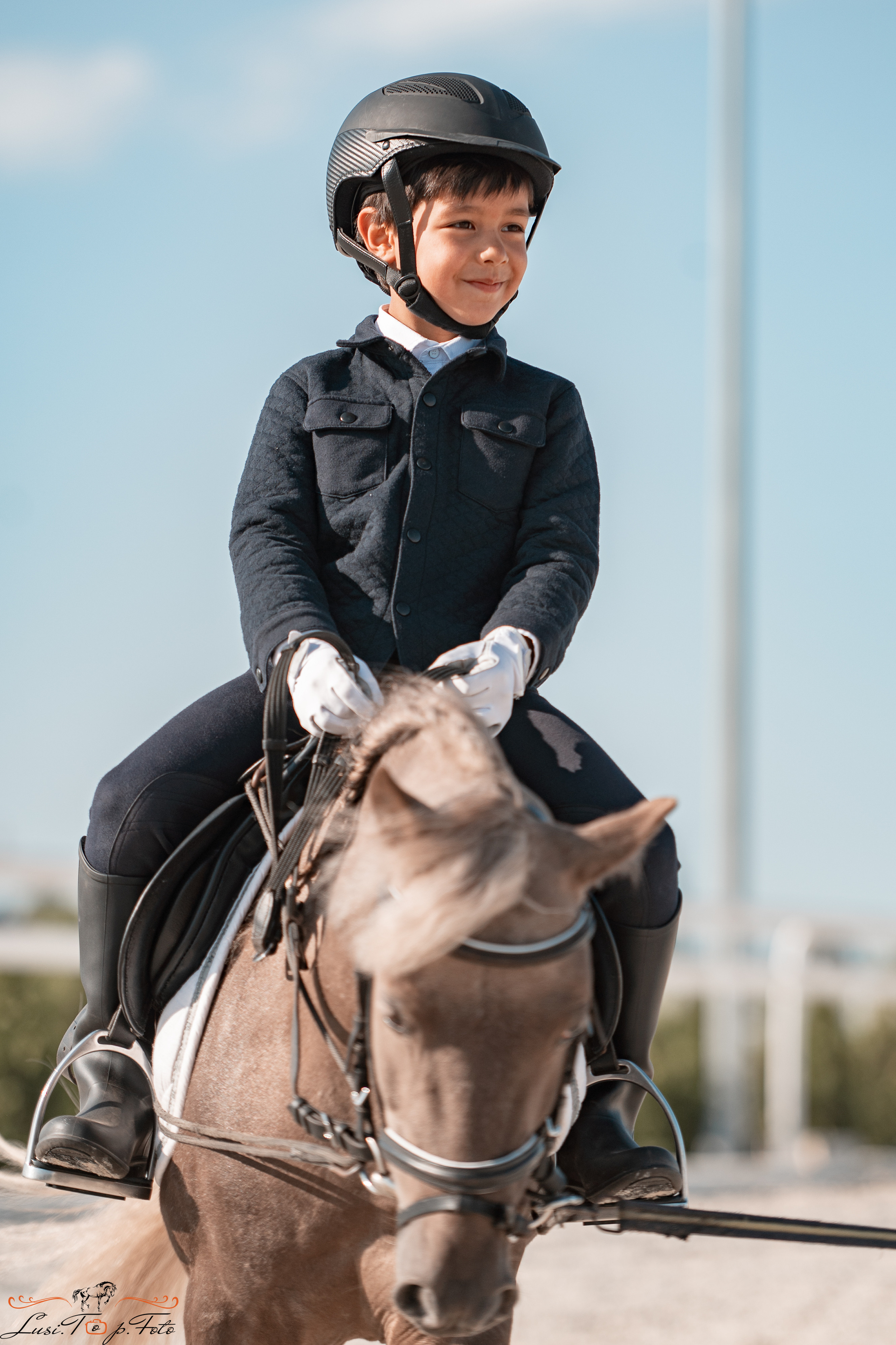Открытая тренировка по выездке в КК Equipark. Конный и фотограф с животными в Твери Топталова Люся
