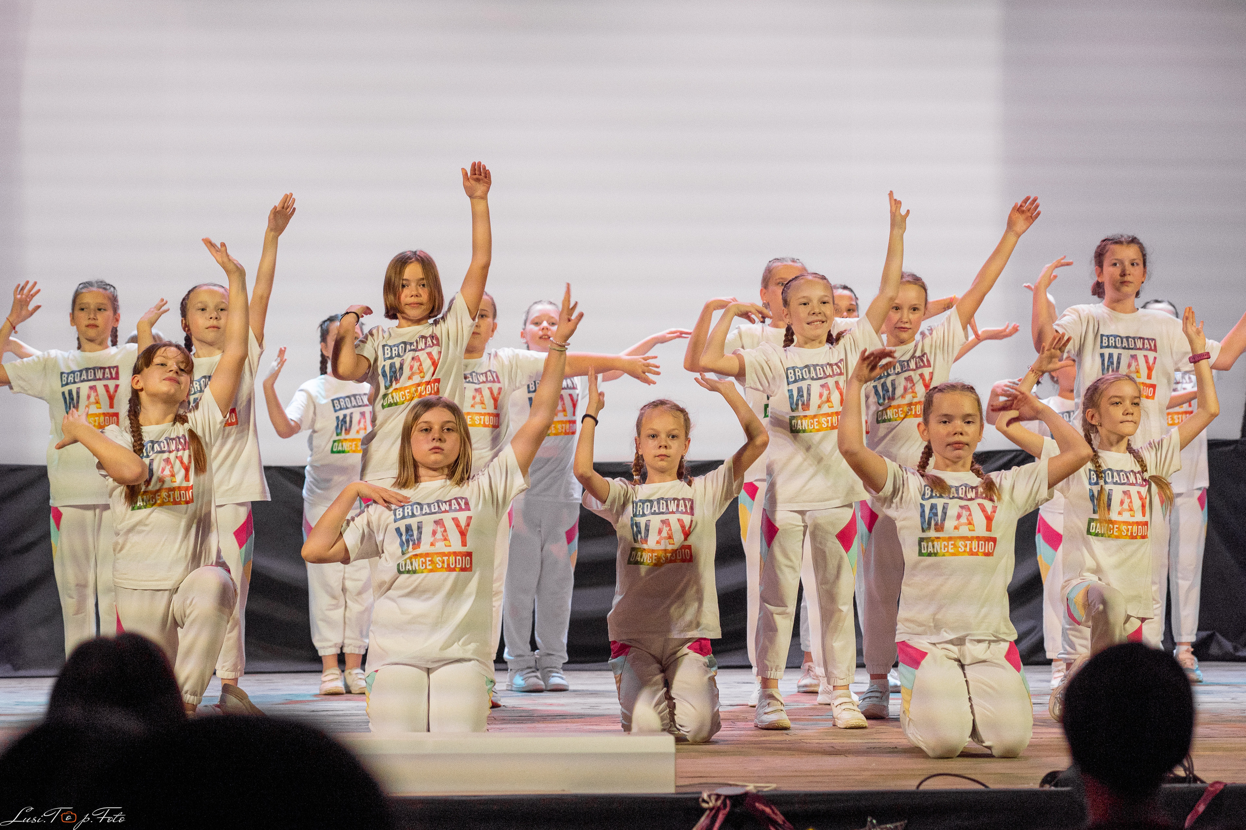 Концерт День матери в Истоках. Конный и фотограф с животными в Твери Топталова Люся