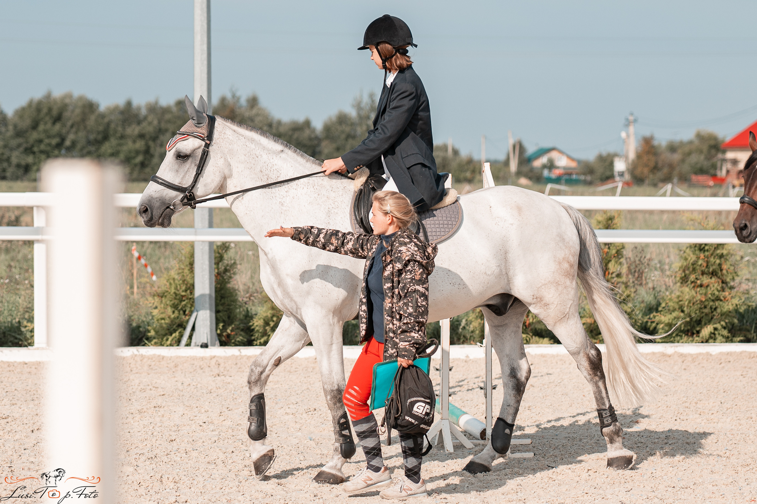 Открытая тренировка по конкуру в КК Equipark. Конный и фотограф с животными в Твери Топталова Люся