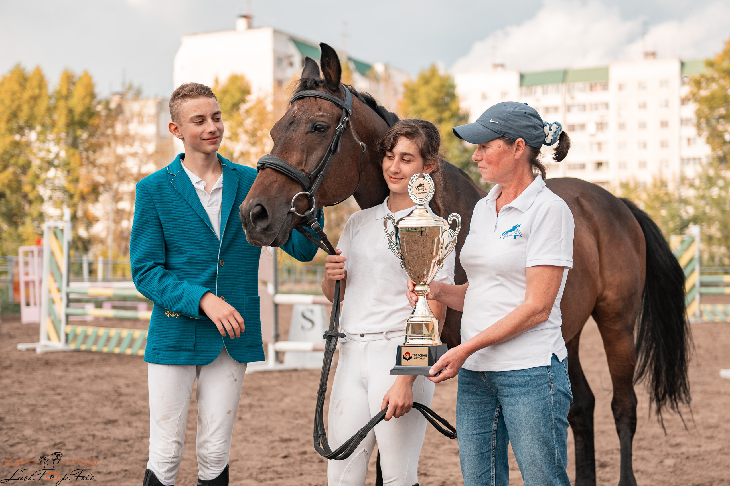 Турнир по выездке и конкуру памяти Н. Ю. Серовой (второй день — конкур). Конный и фотограф с животными в Твери Топталова Люся